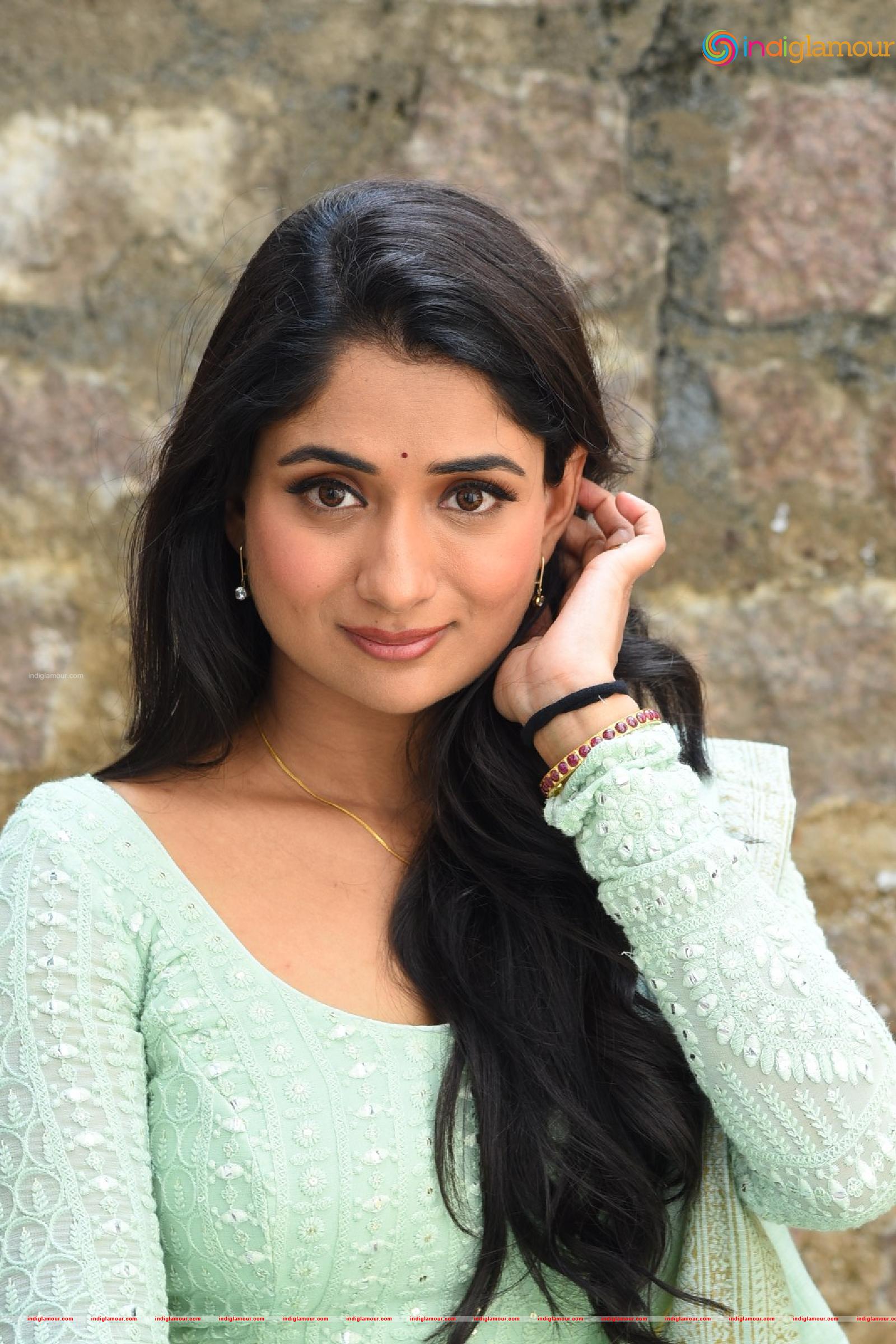 Sandhya Raju Actress hd photo