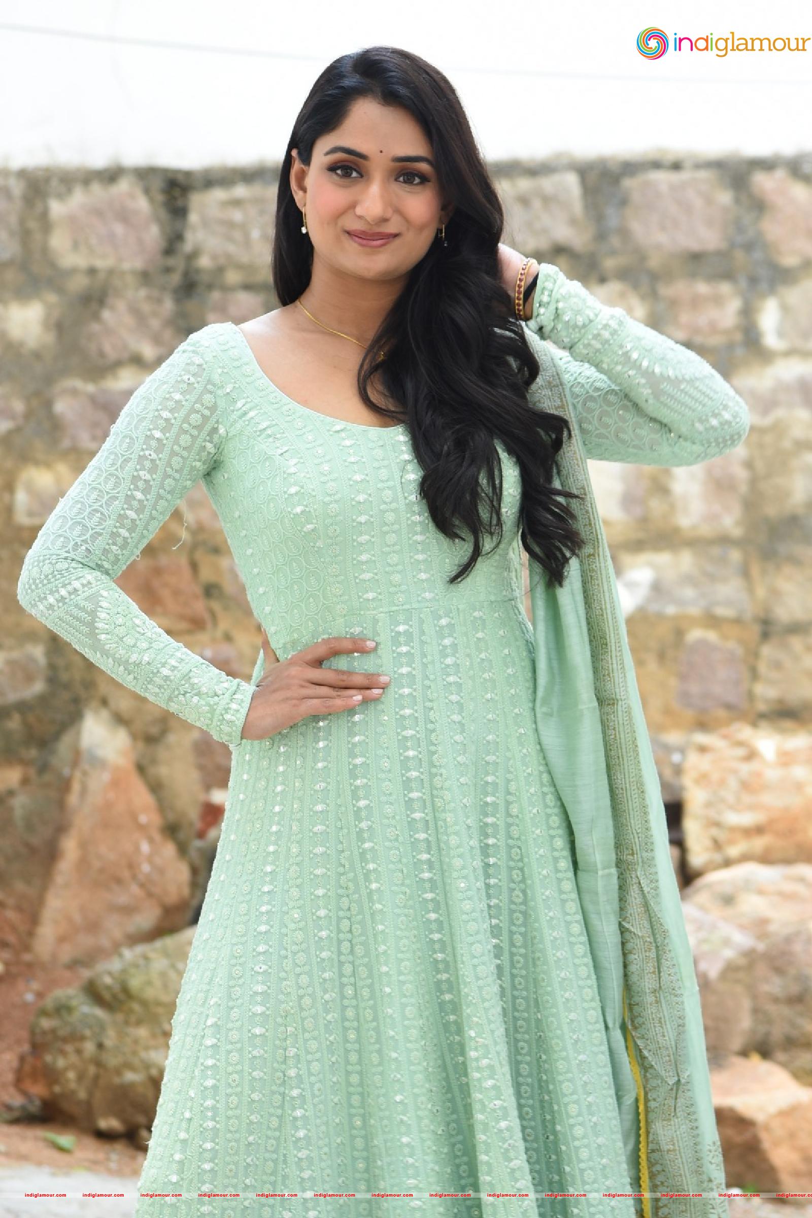 Sandhya Raju Actress hd photo