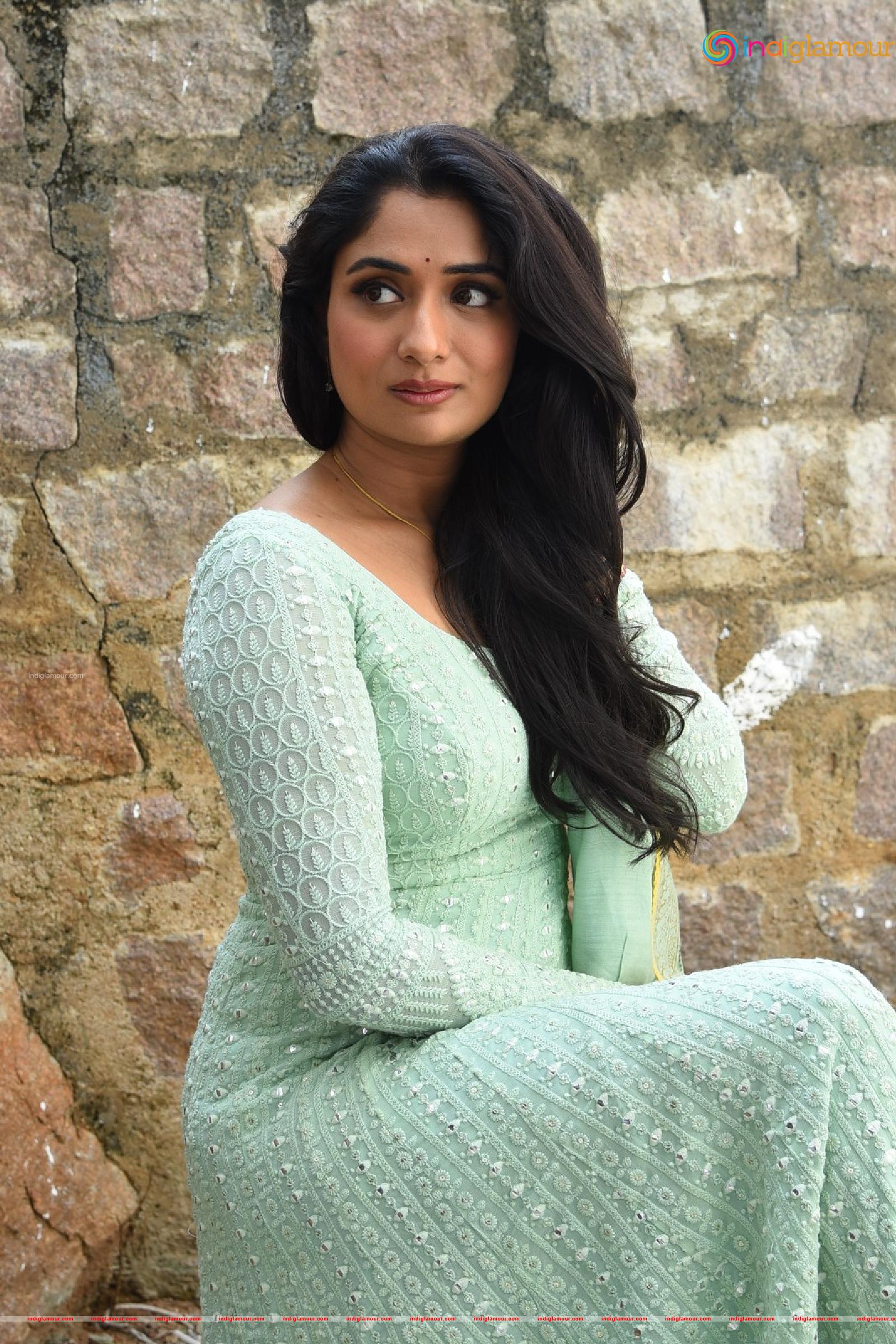 Sandhya Raju Actress hd photo