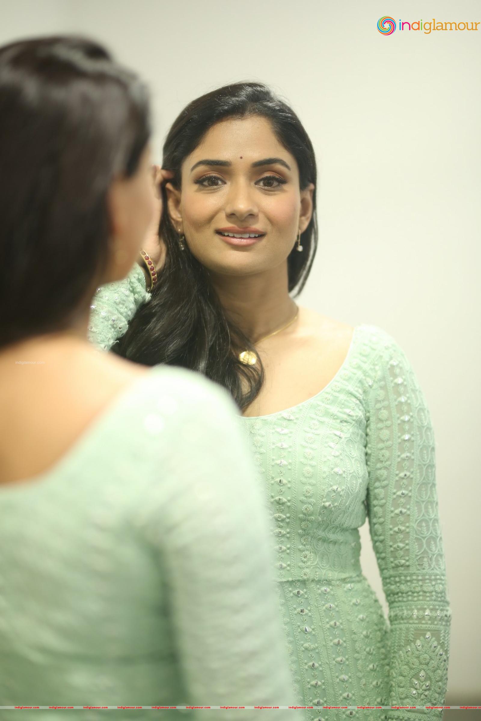 Sandhya Raju Actress hd photo