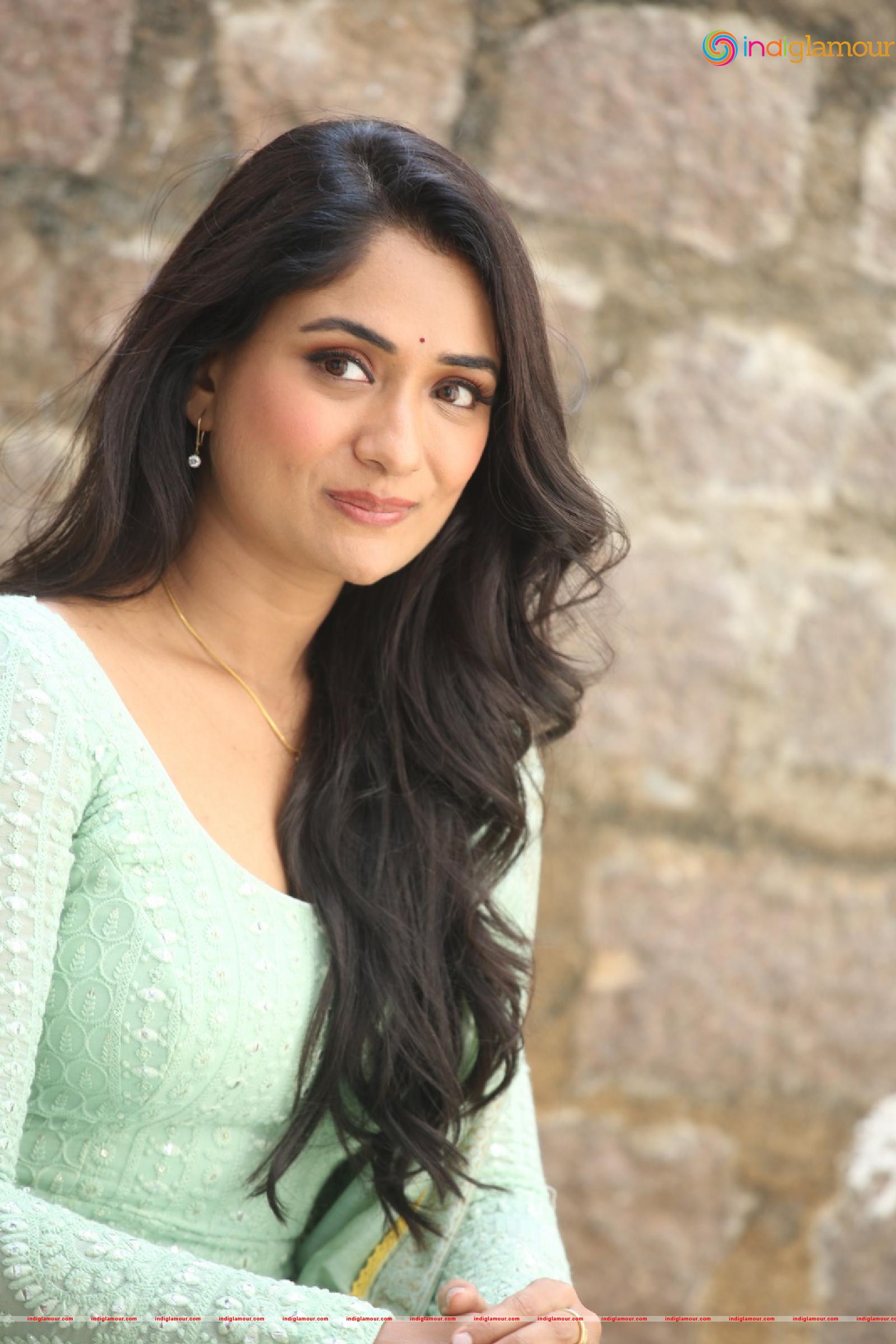 Sandhya Raju Actress hd photo