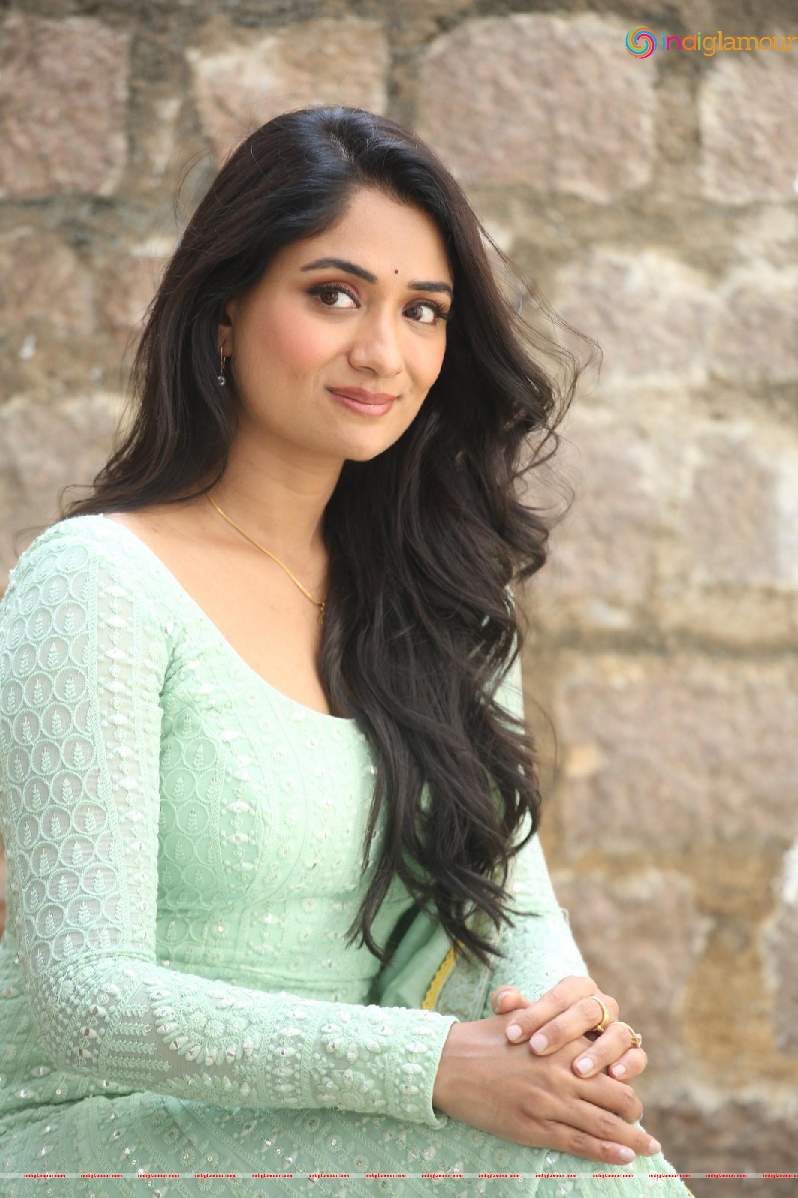 Sandhya Raju Actress hd photo