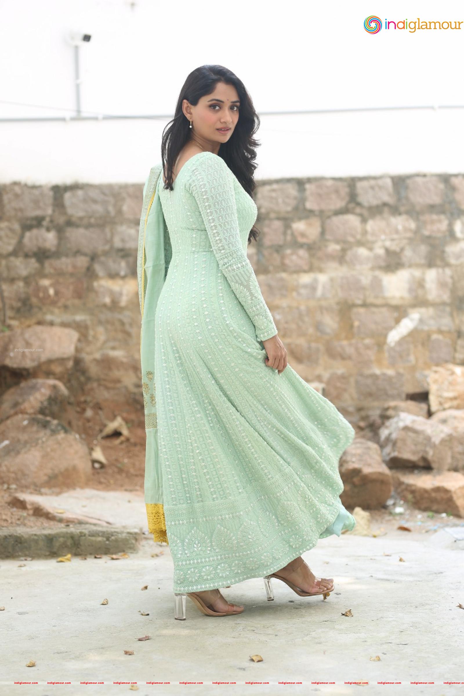 Sandhya Raju Actress hd photo