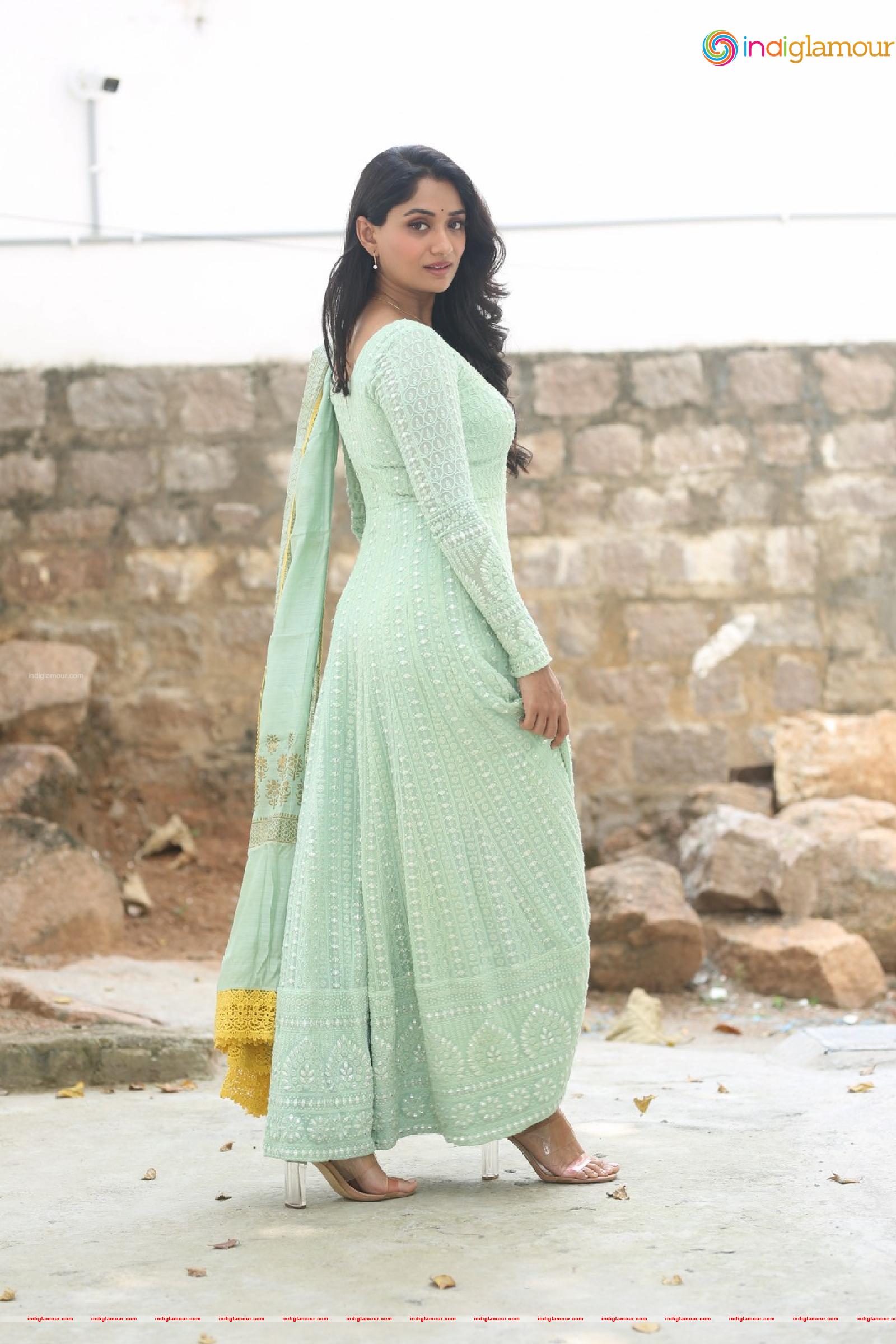 Sandhya Raju Actress hd photo