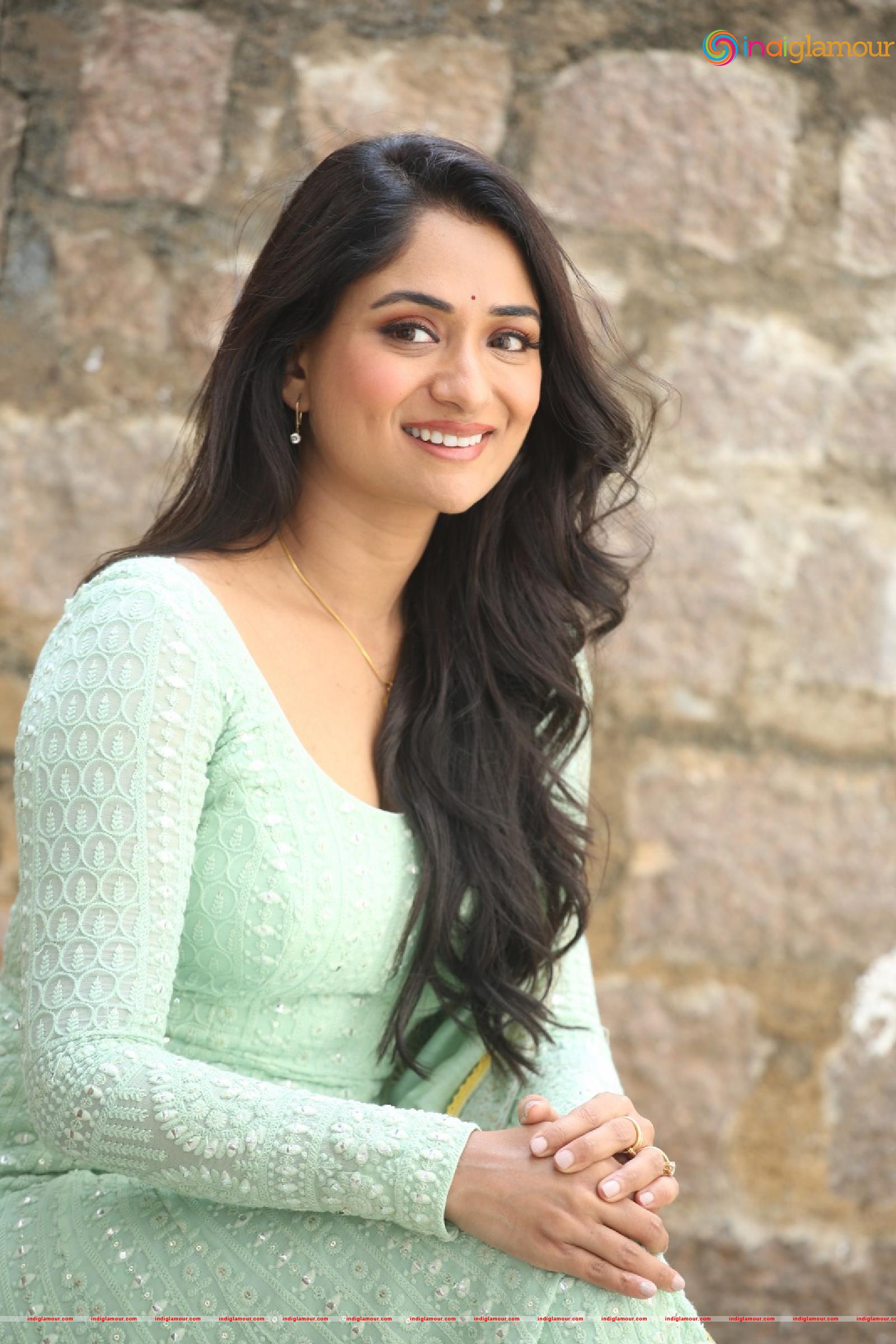 Sandhya Raju Actress hd photo