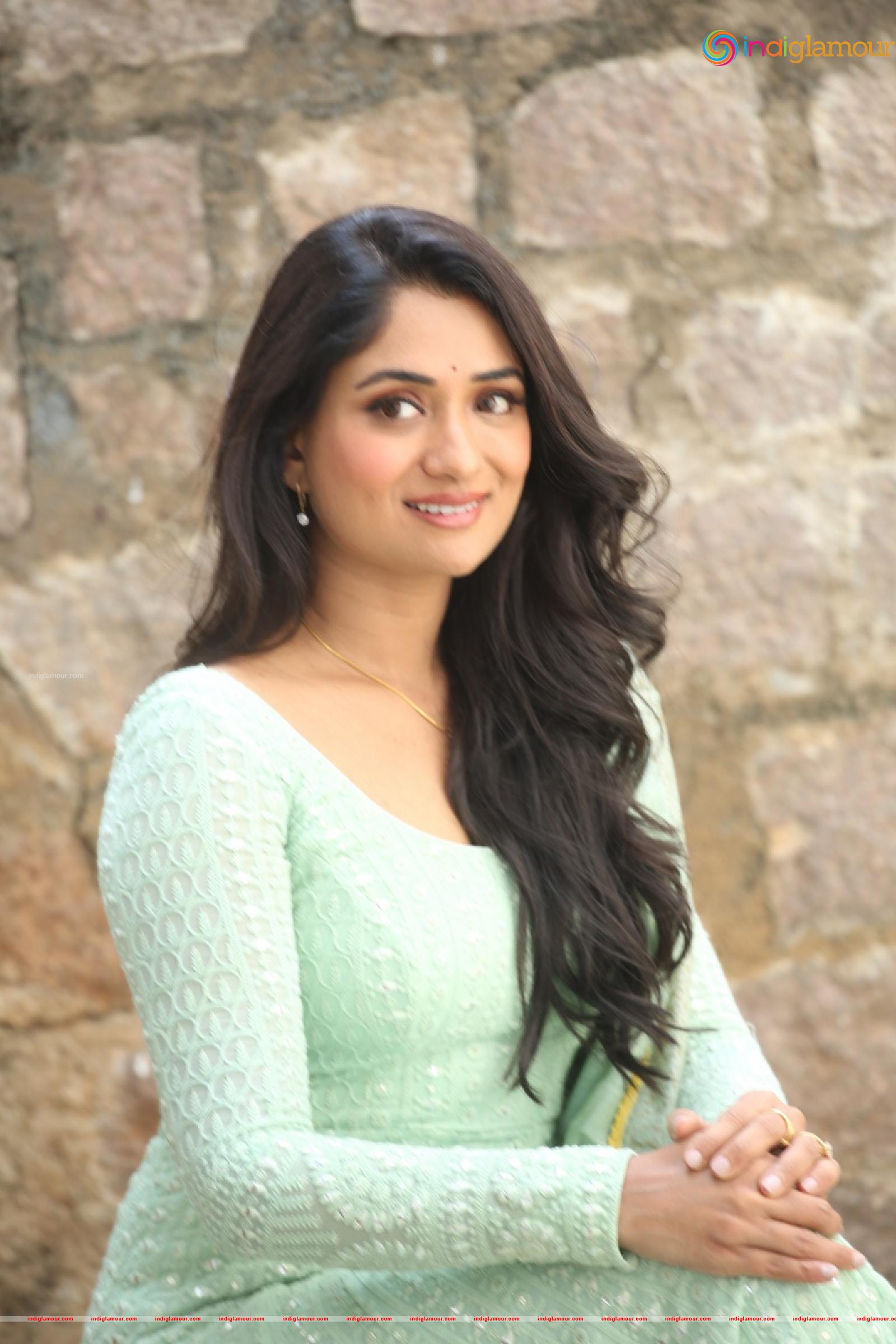 Sandhya Raju Actress hd photo
