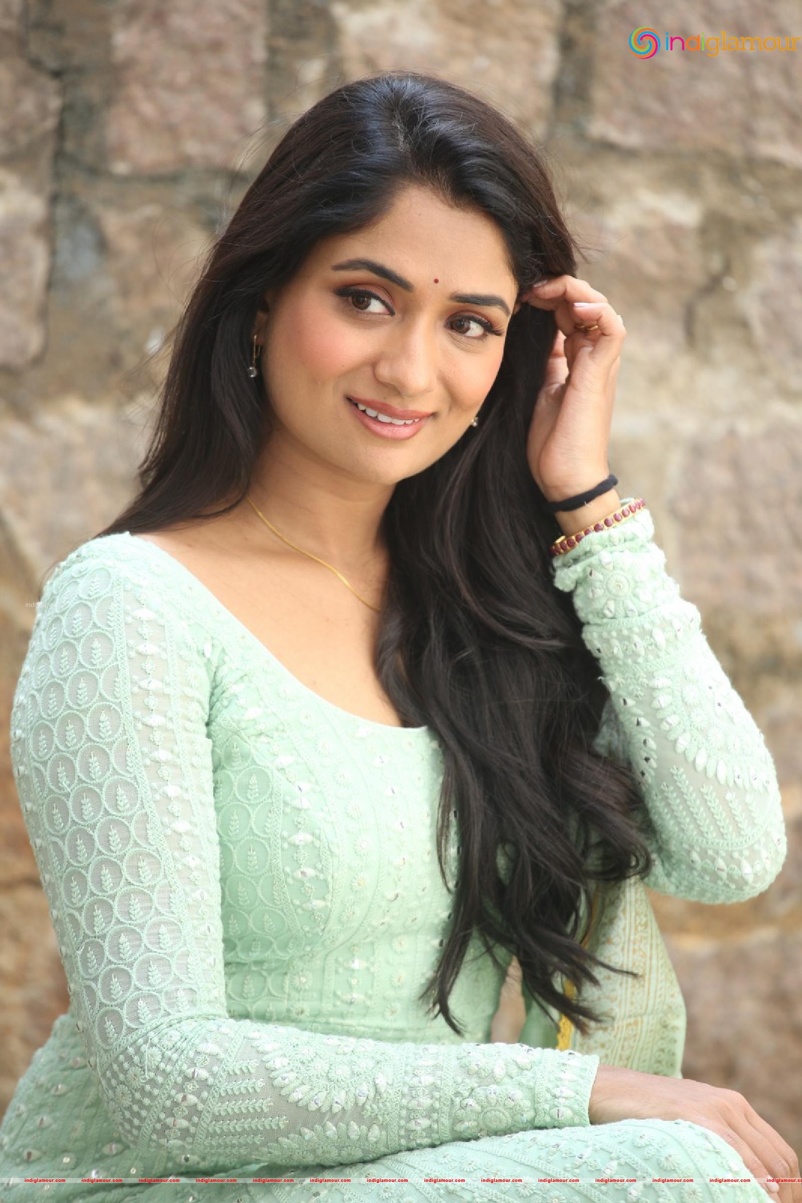 Sandhya Raju Actress hd photo