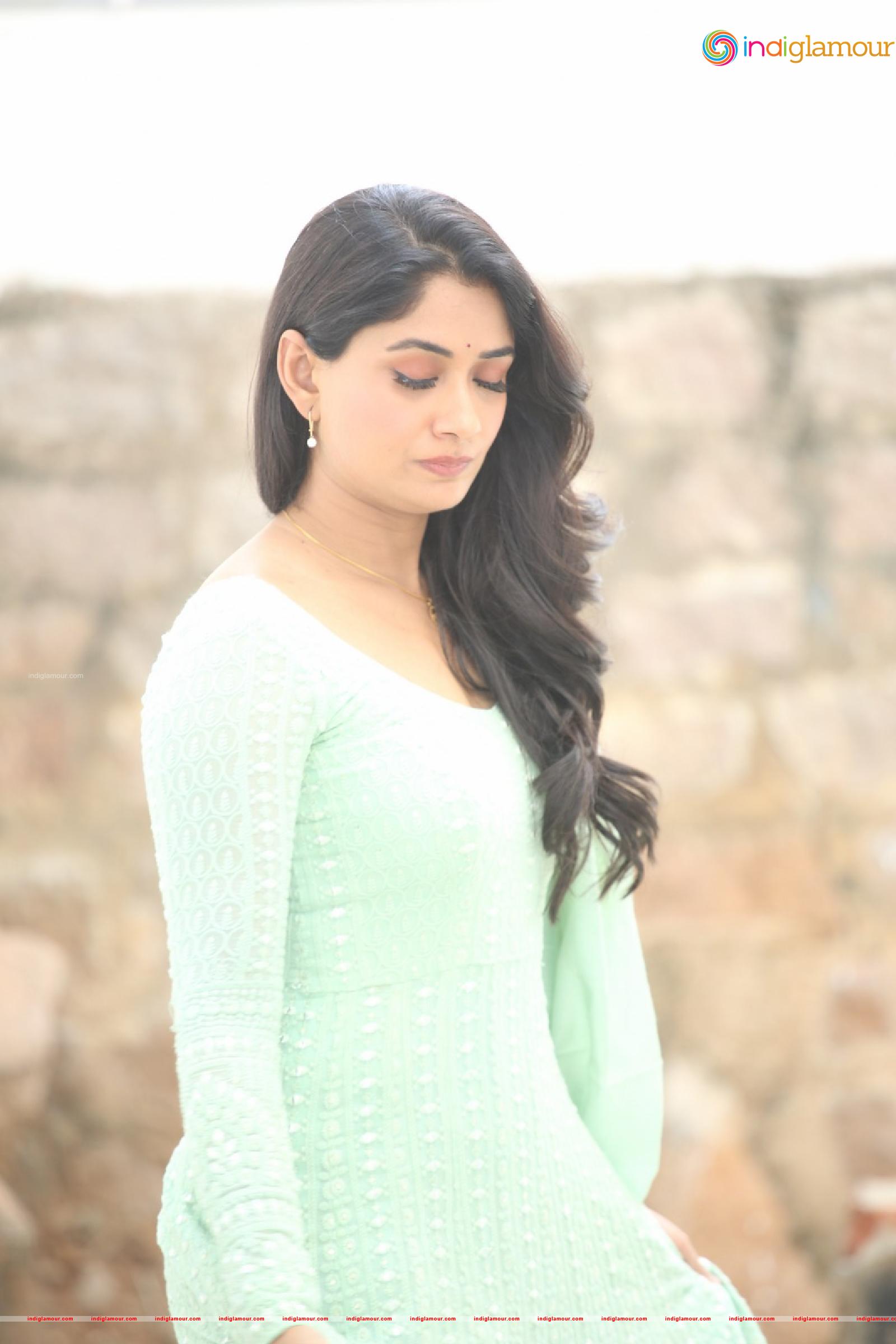 Sandhya Raju Actress hd photo