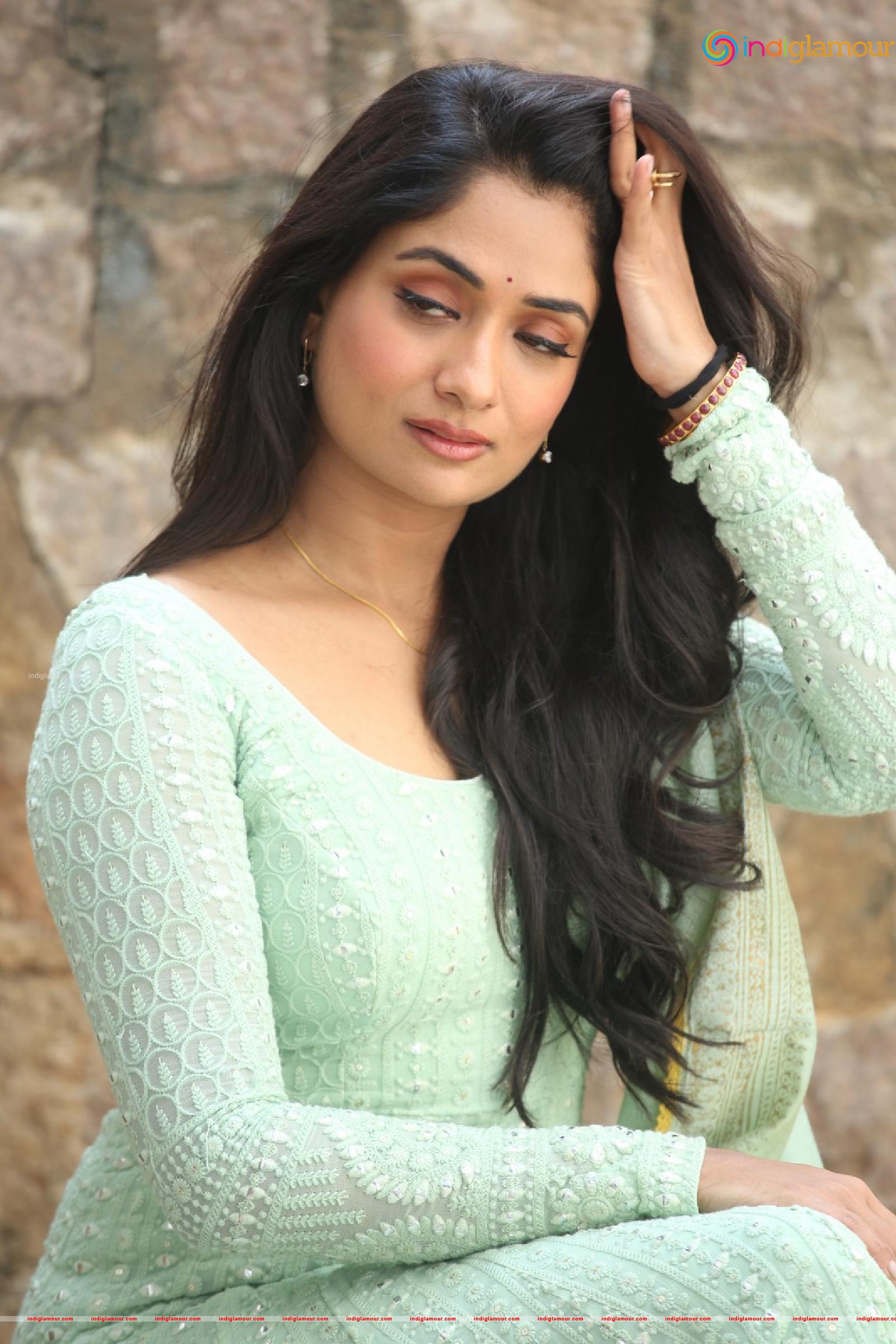 Sandhya Raju Actress hd photo