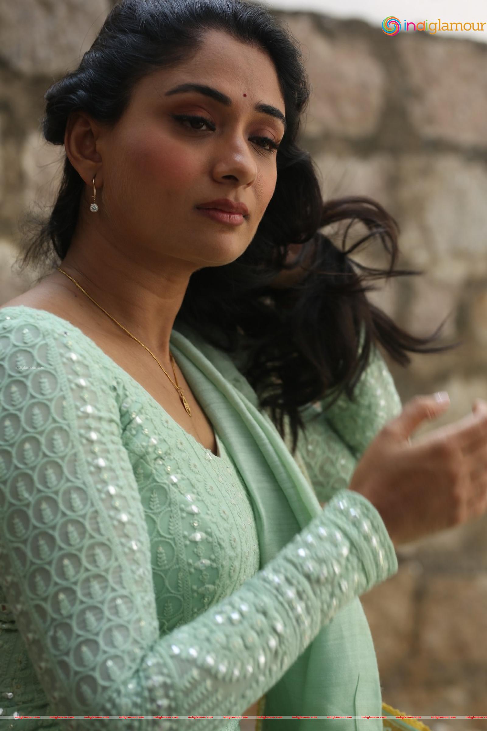 Sandhya Raju Actress hd photo