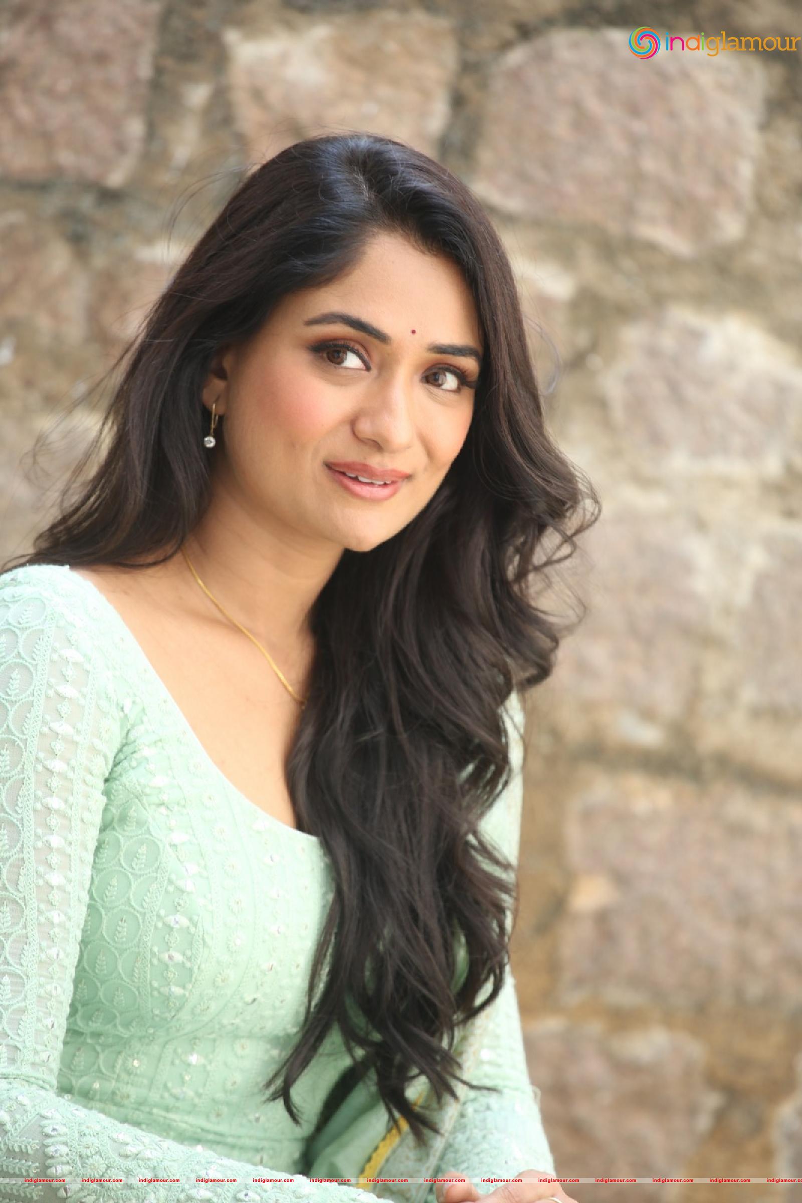 Sandhya Raju Actress hd photo