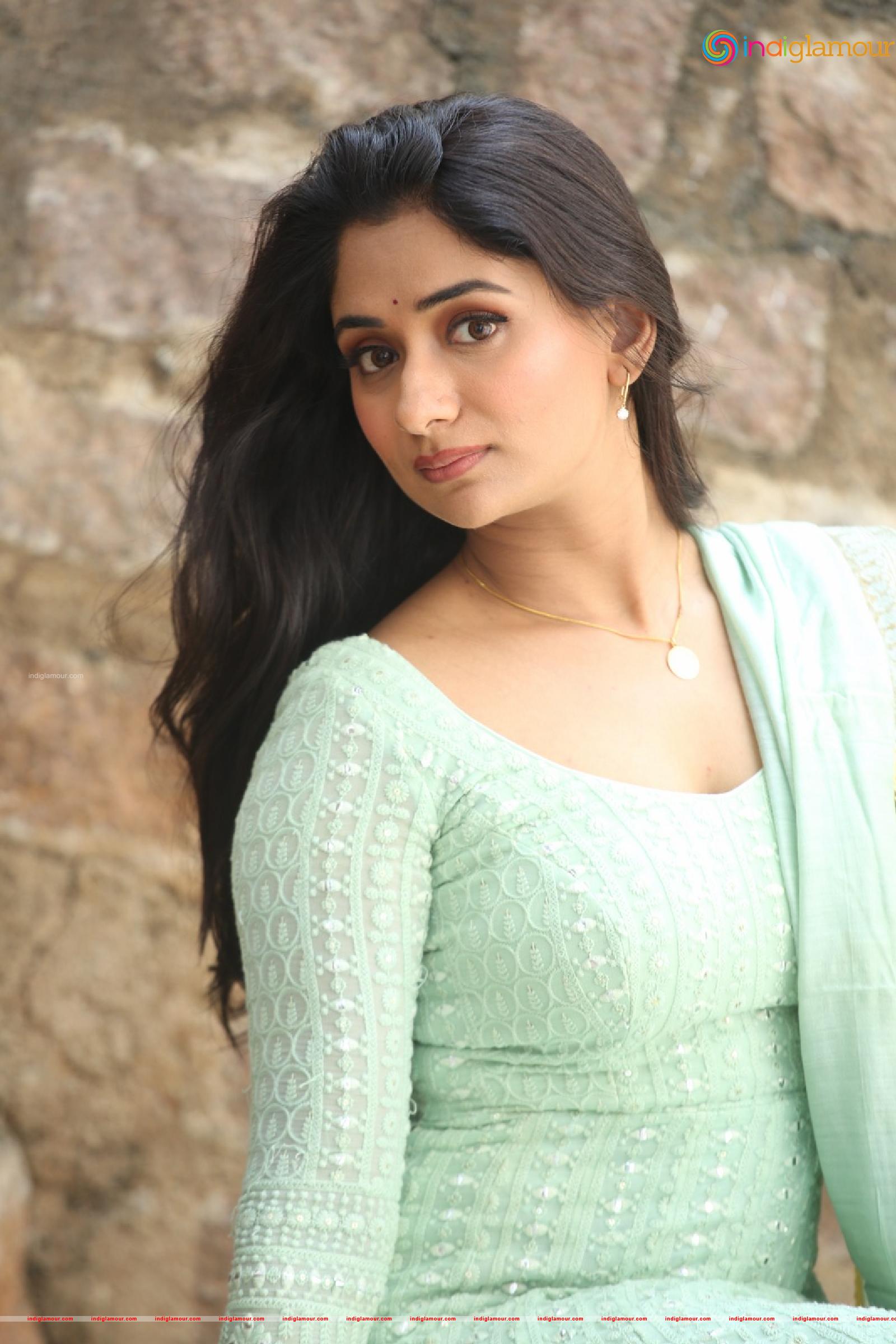 Sandhya Raju Actress hd photo
