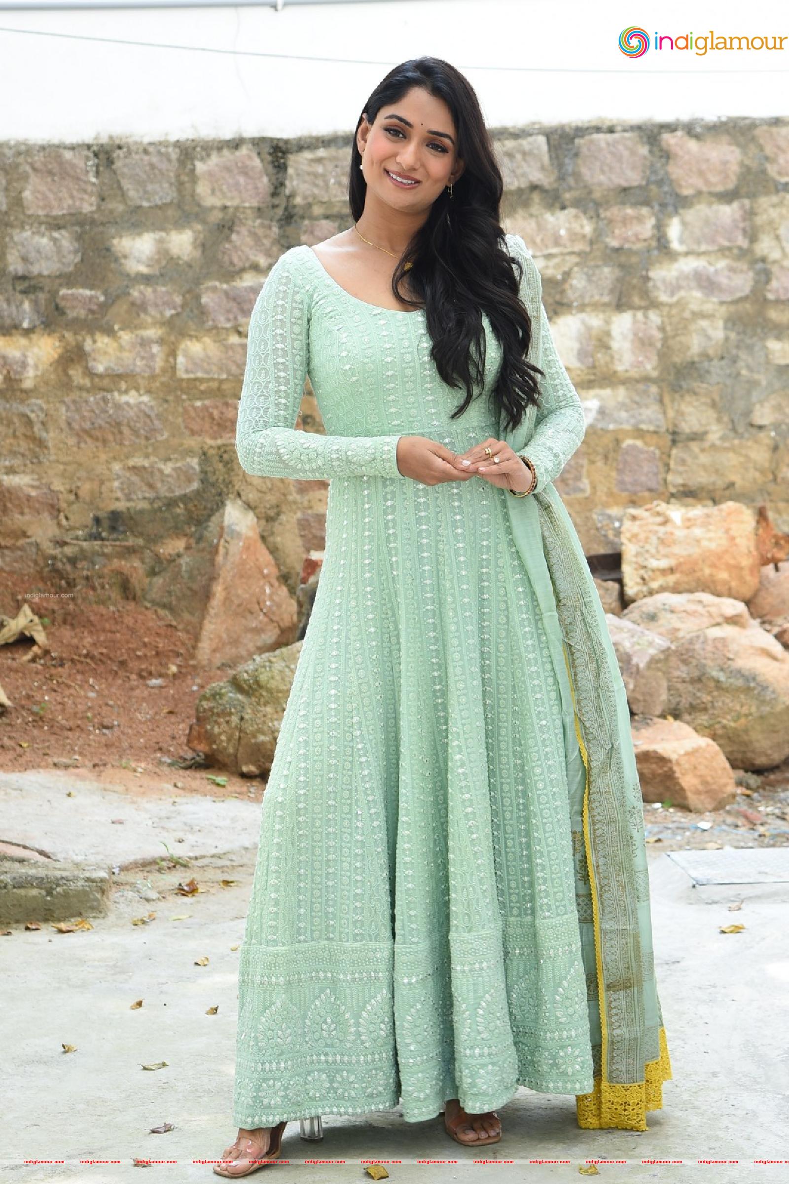 Sandhya Raju Actress hd photo