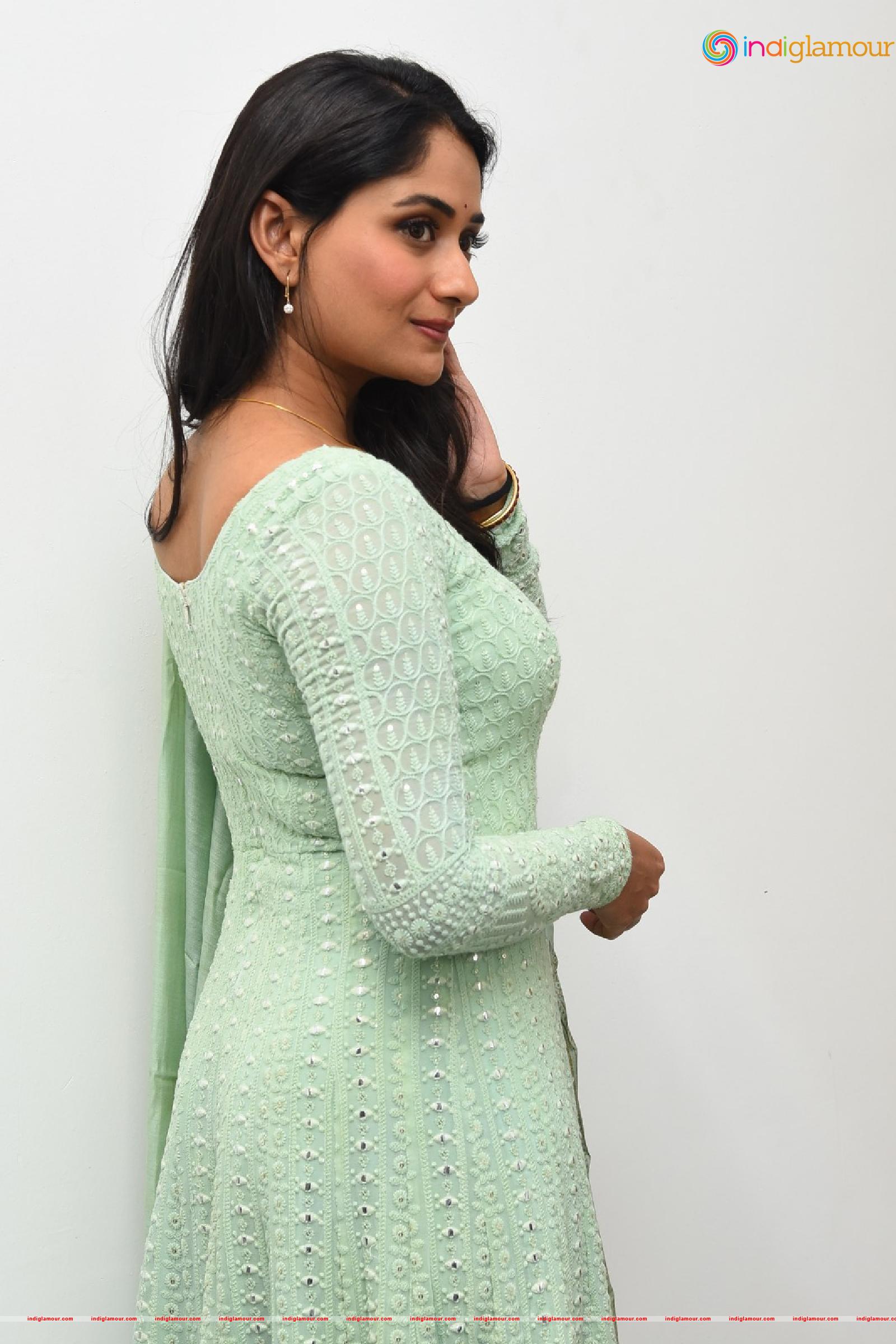 Sandhya Raju Actress hd photo