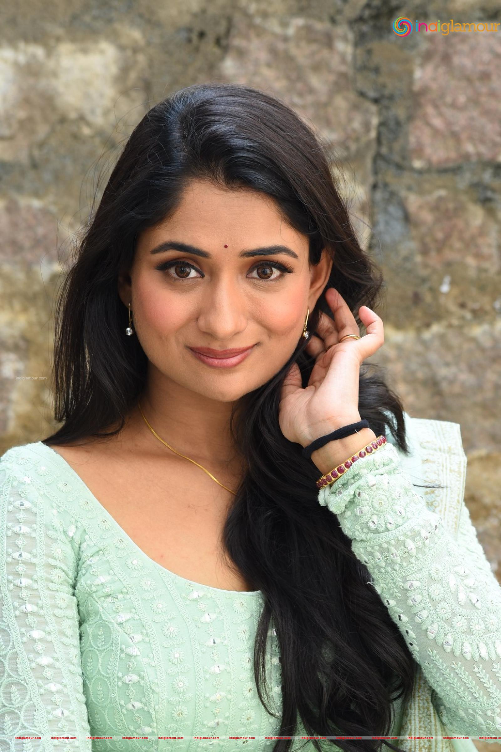 Sandhya Raju Actress hd photo