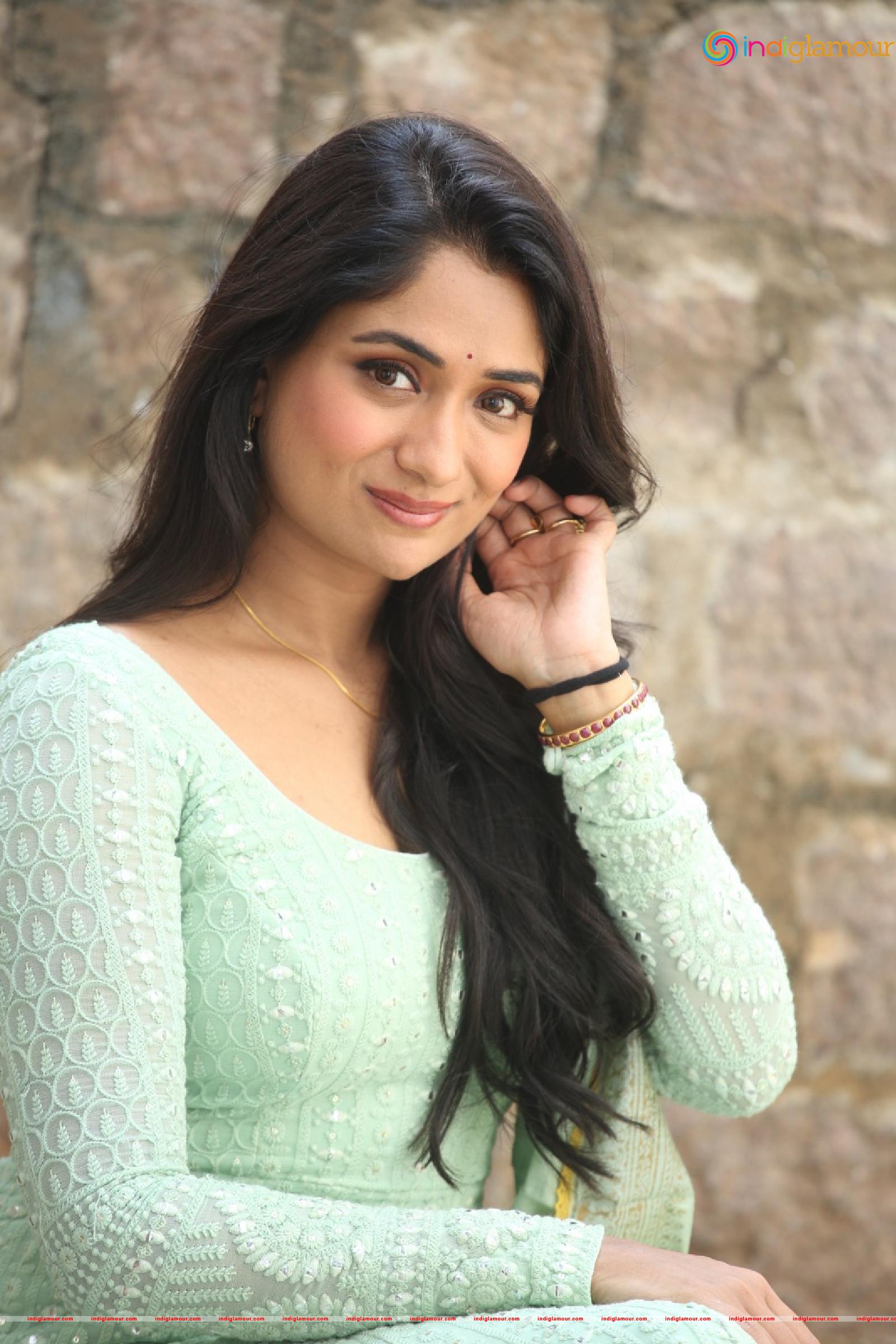 Sandhya Raju Actress hd photo