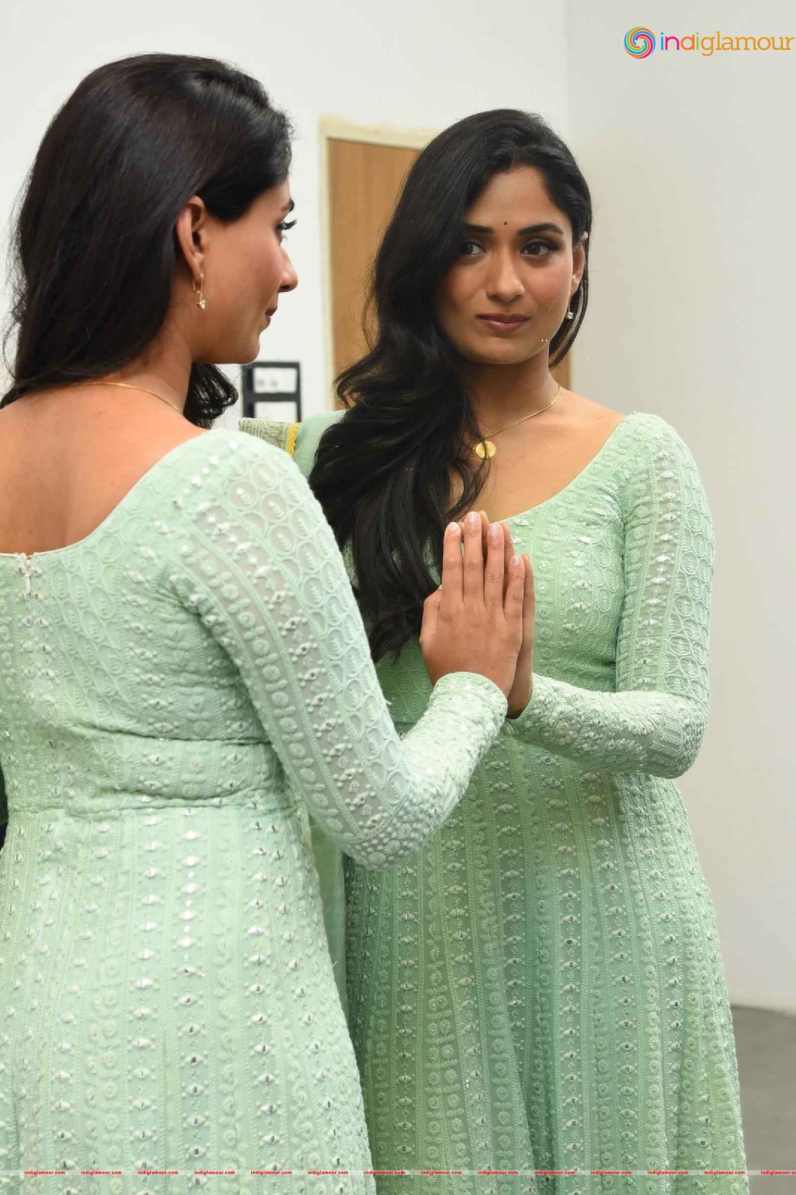 Sandhya Raju Actress hd photo