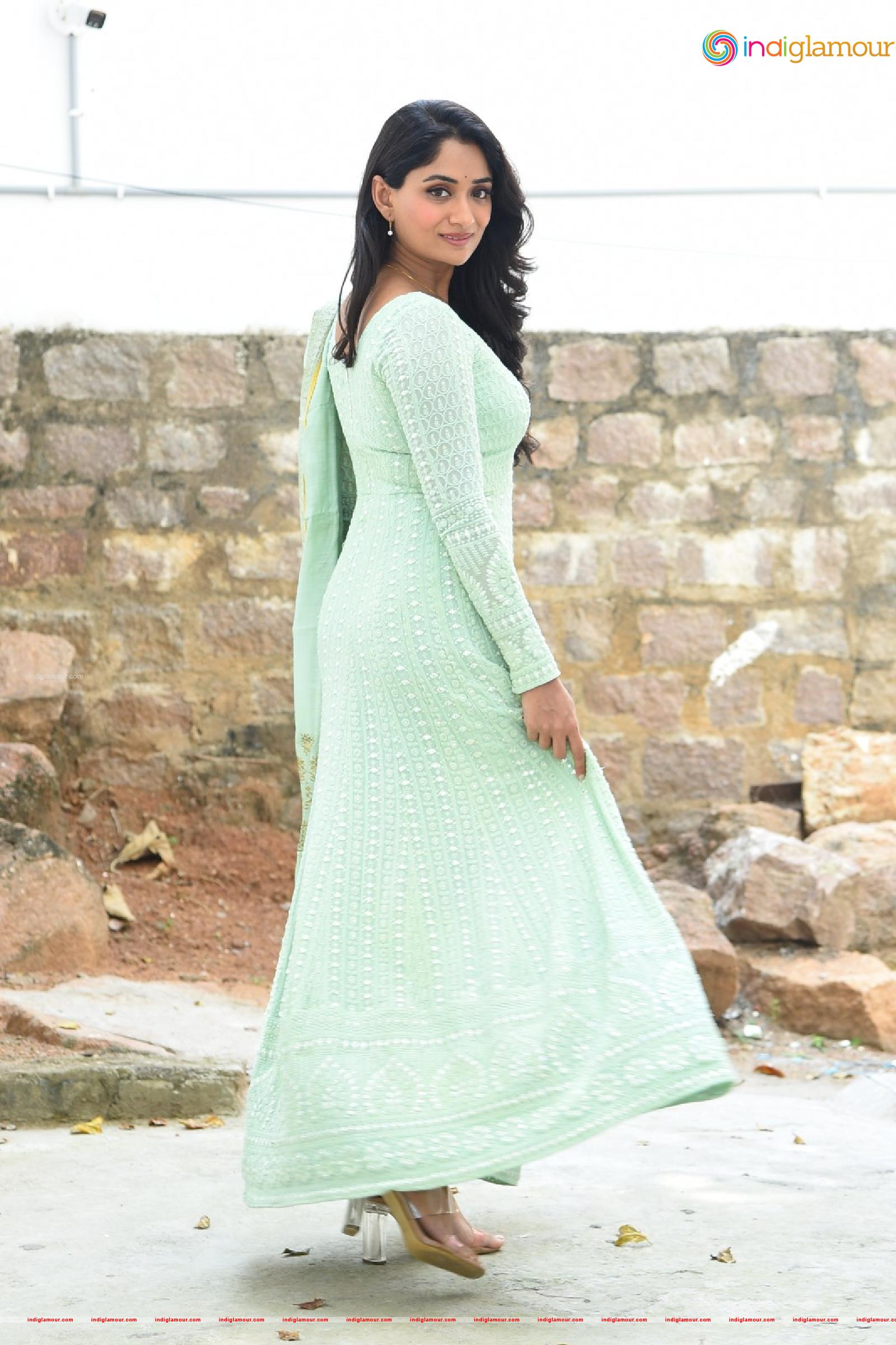 Sandhya Raju Actress hd photo