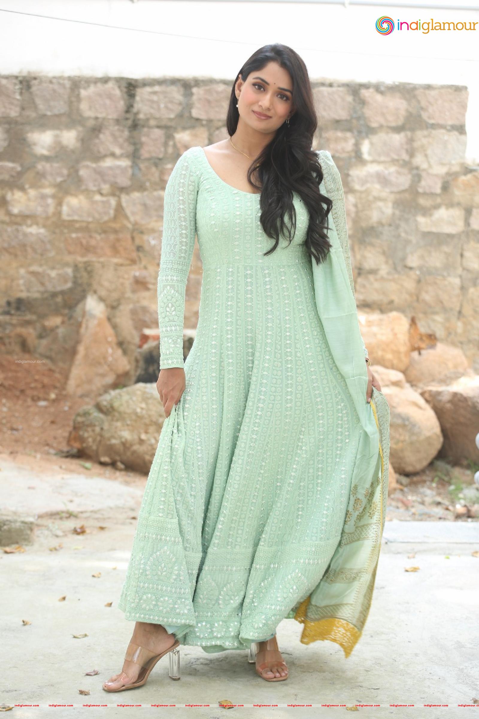 Sandhya Raju Actress hd photo