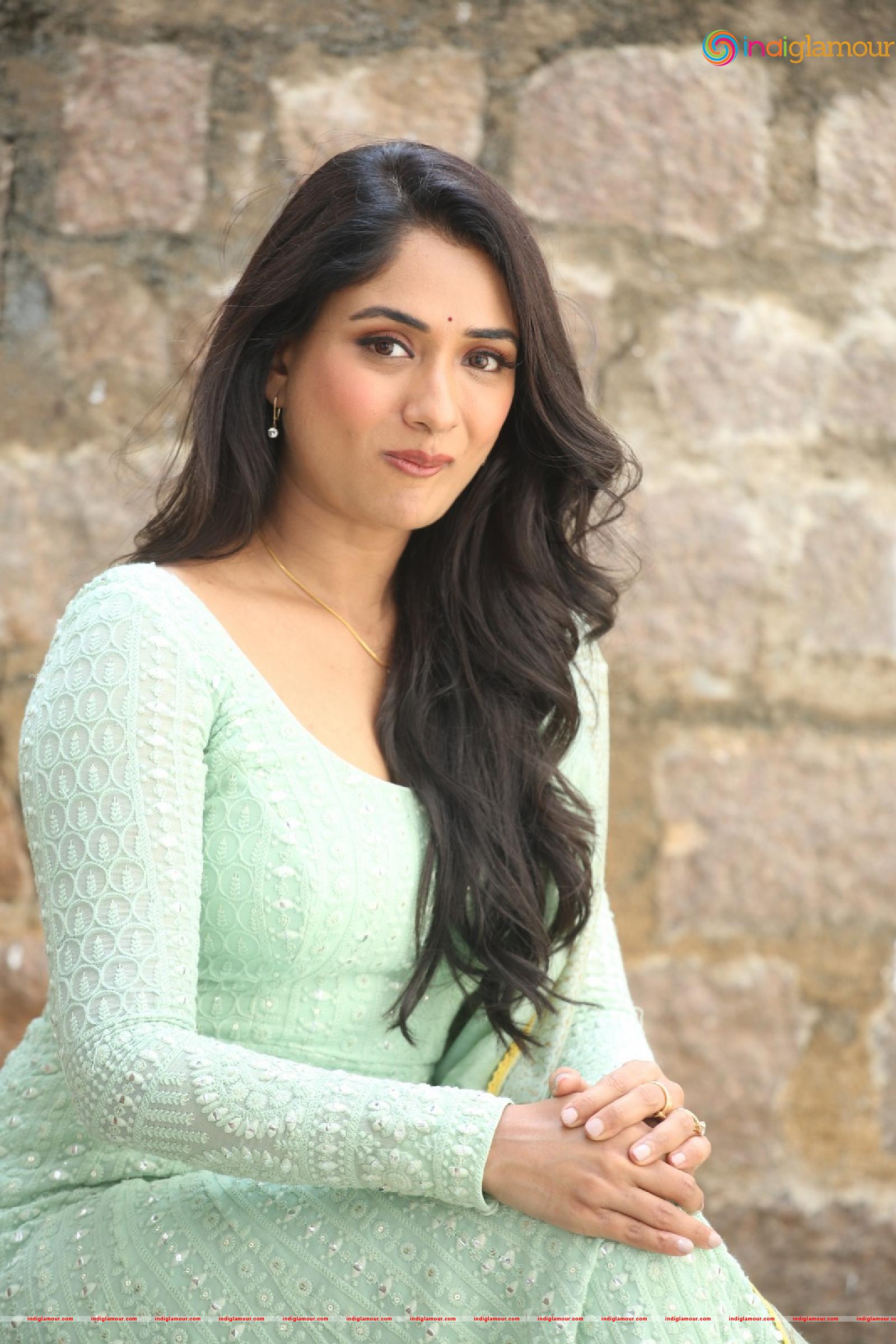 Sandhya Raju Actress hd photo