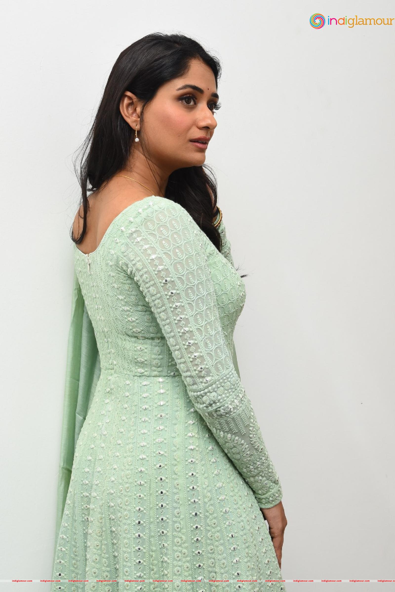 Sandhya Raju Actress hd photo