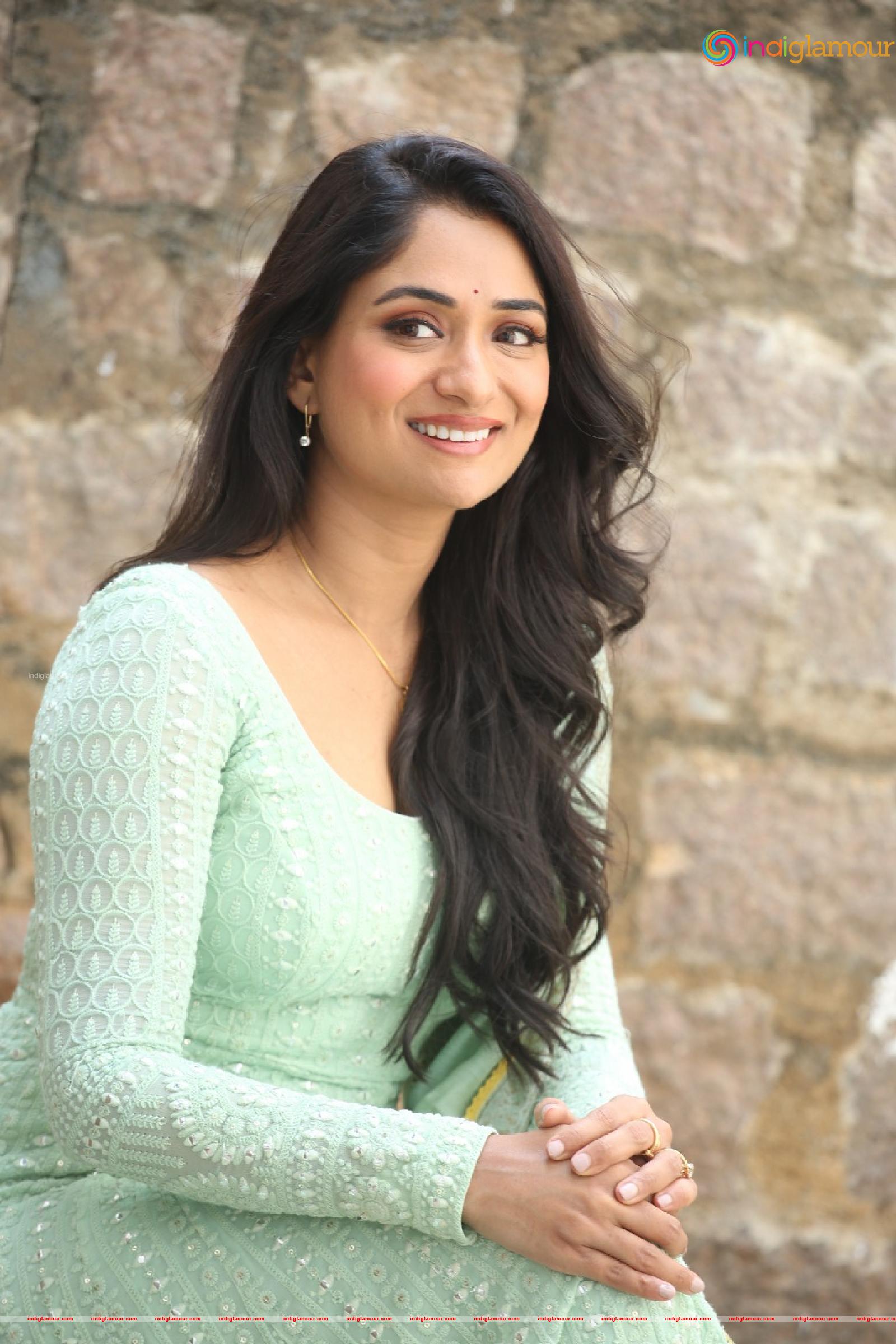 Sandhya Raju Actress hd photo