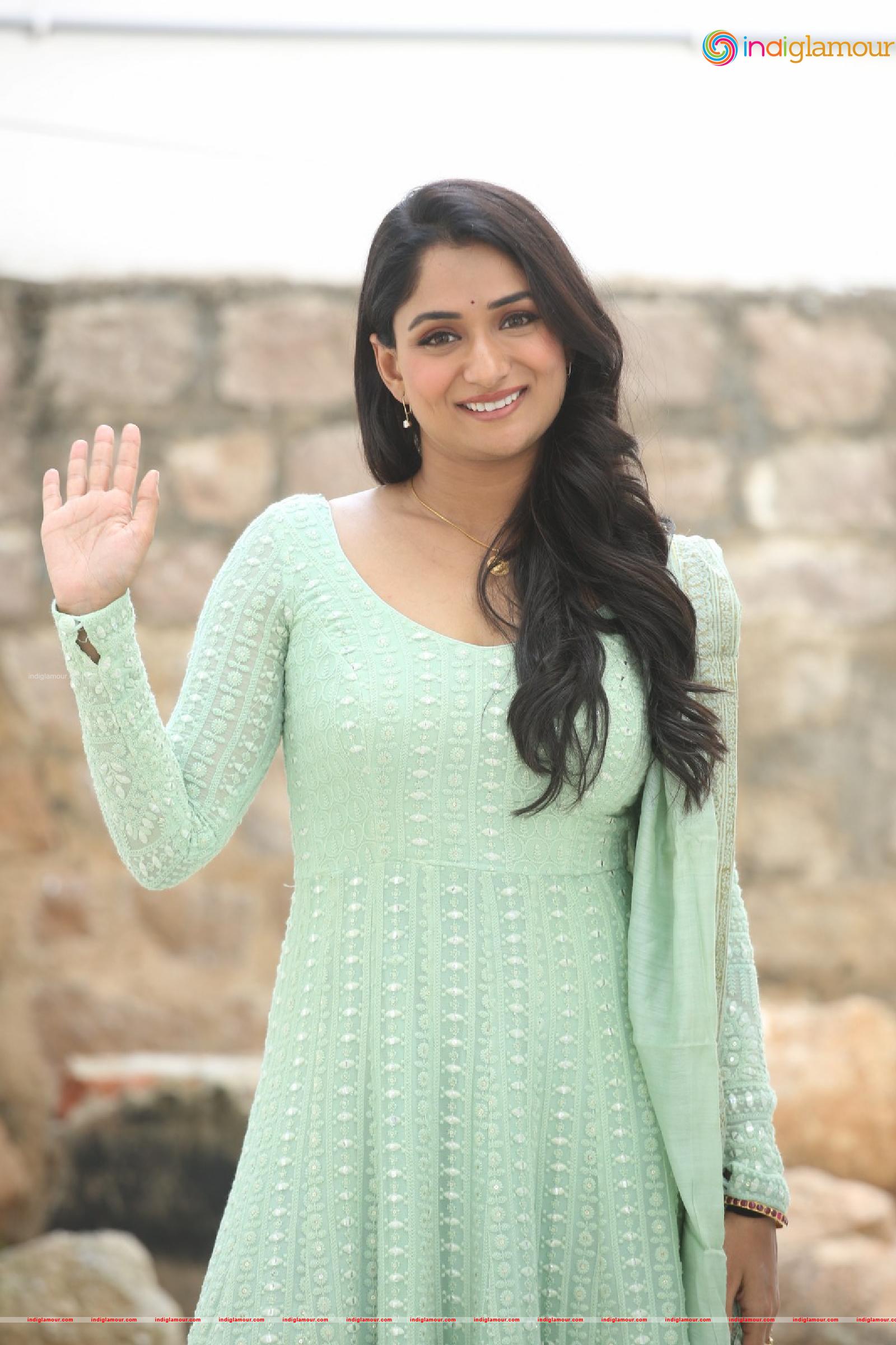 Sandhya Raju Actress hd photo
