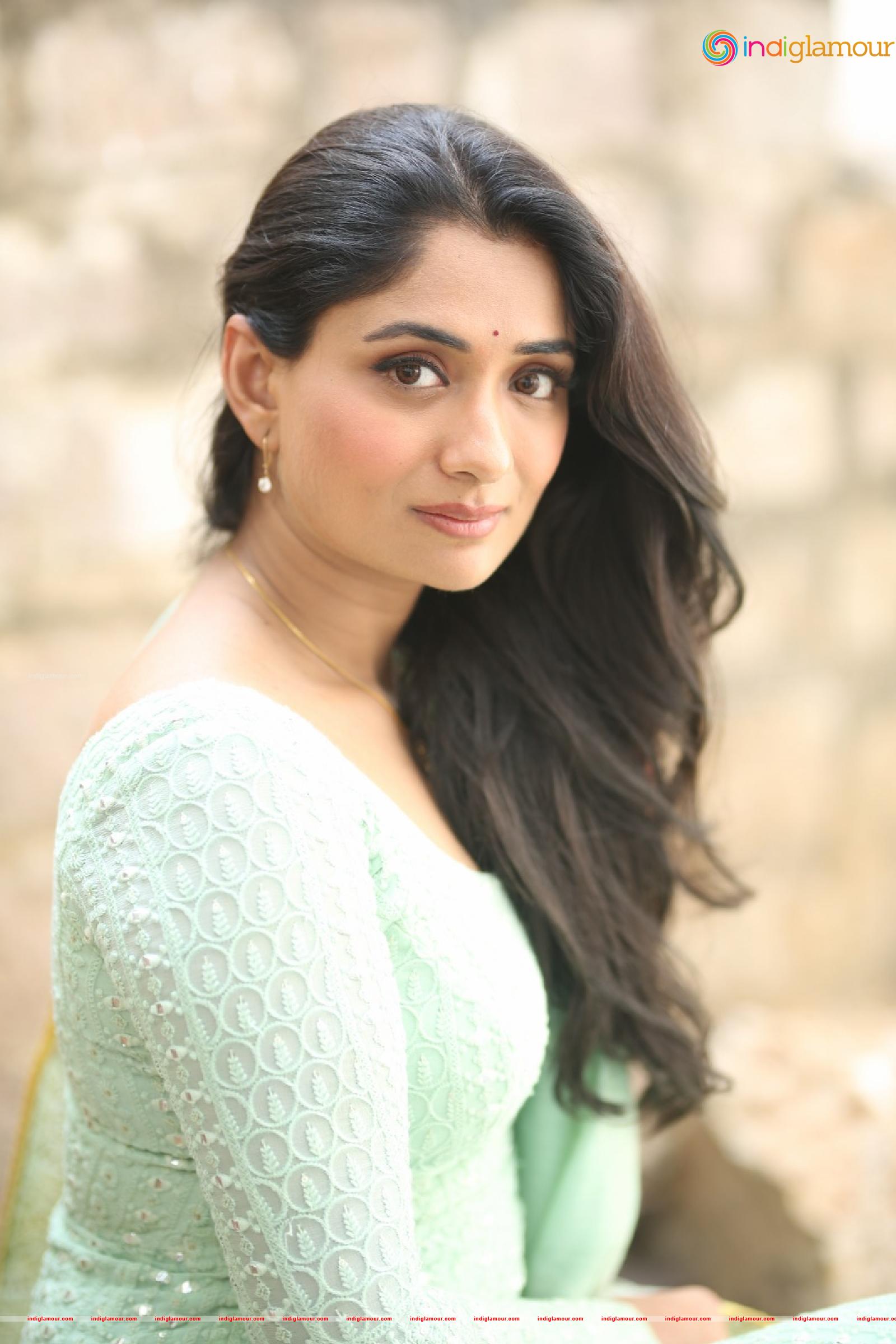 Sandhya Raju Actress hd photo
