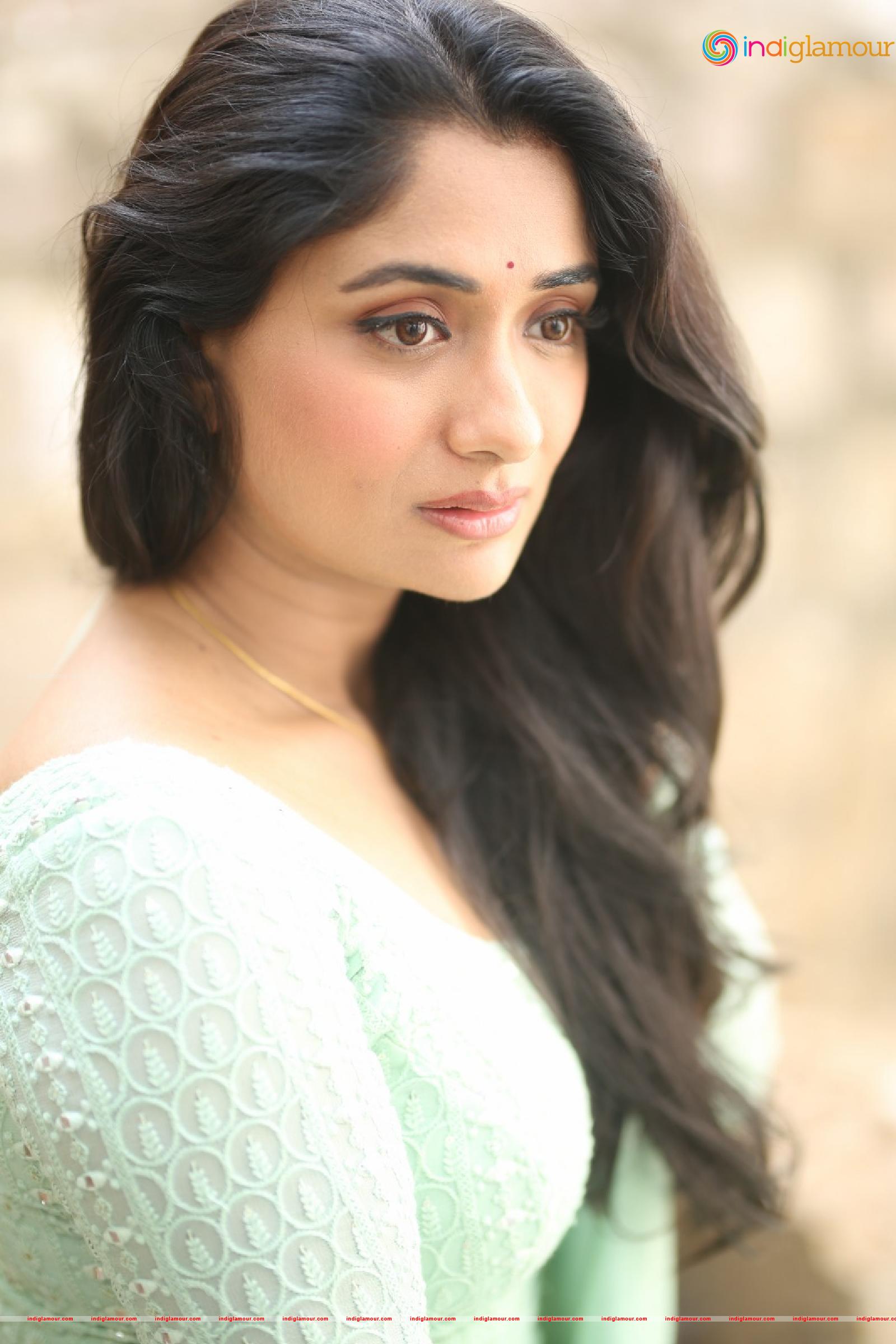 Sandhya Raju Actress hd photo