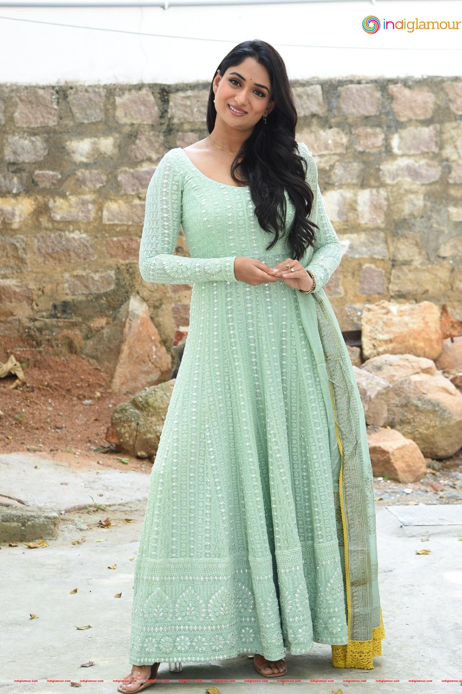 Sandhya Raju Actress hd photo