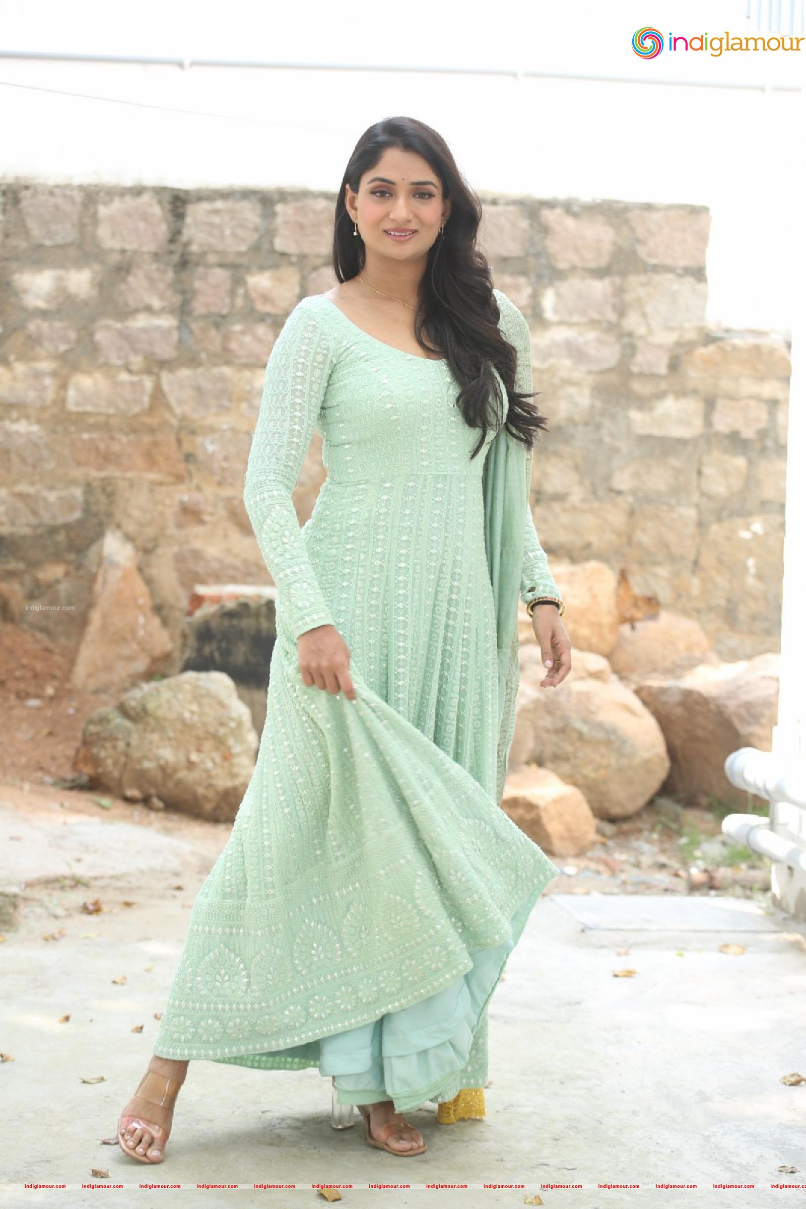 Sandhya Raju Actress hd photo