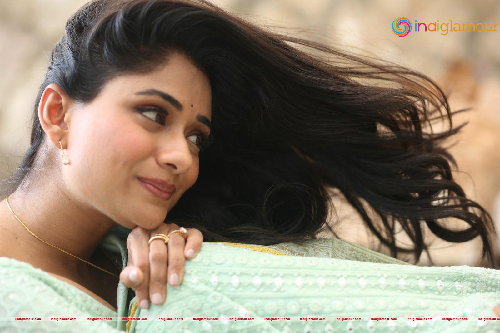 Sandhya Raju Actress hd photo