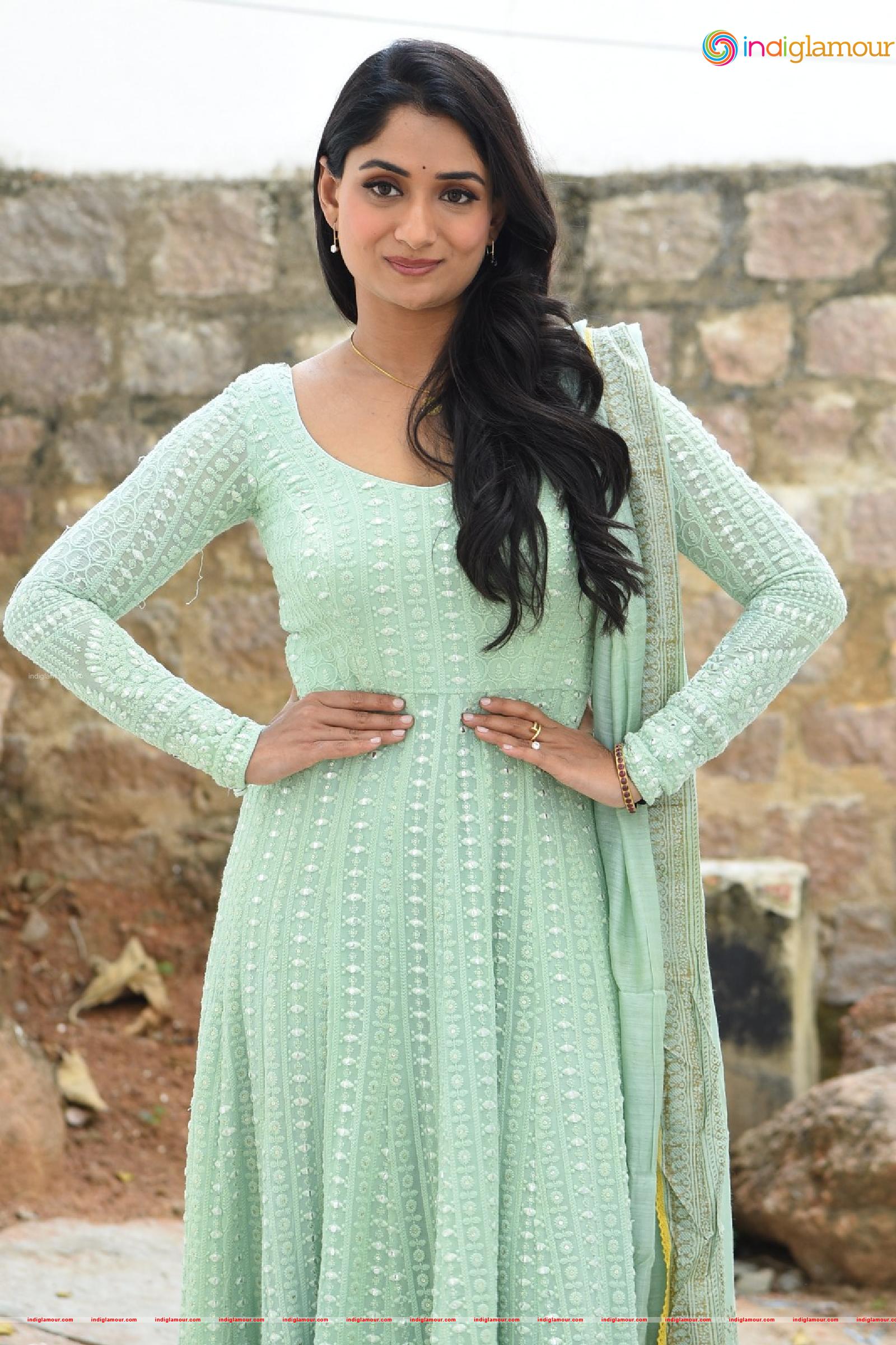 Sandhya Raju Actress hd photo