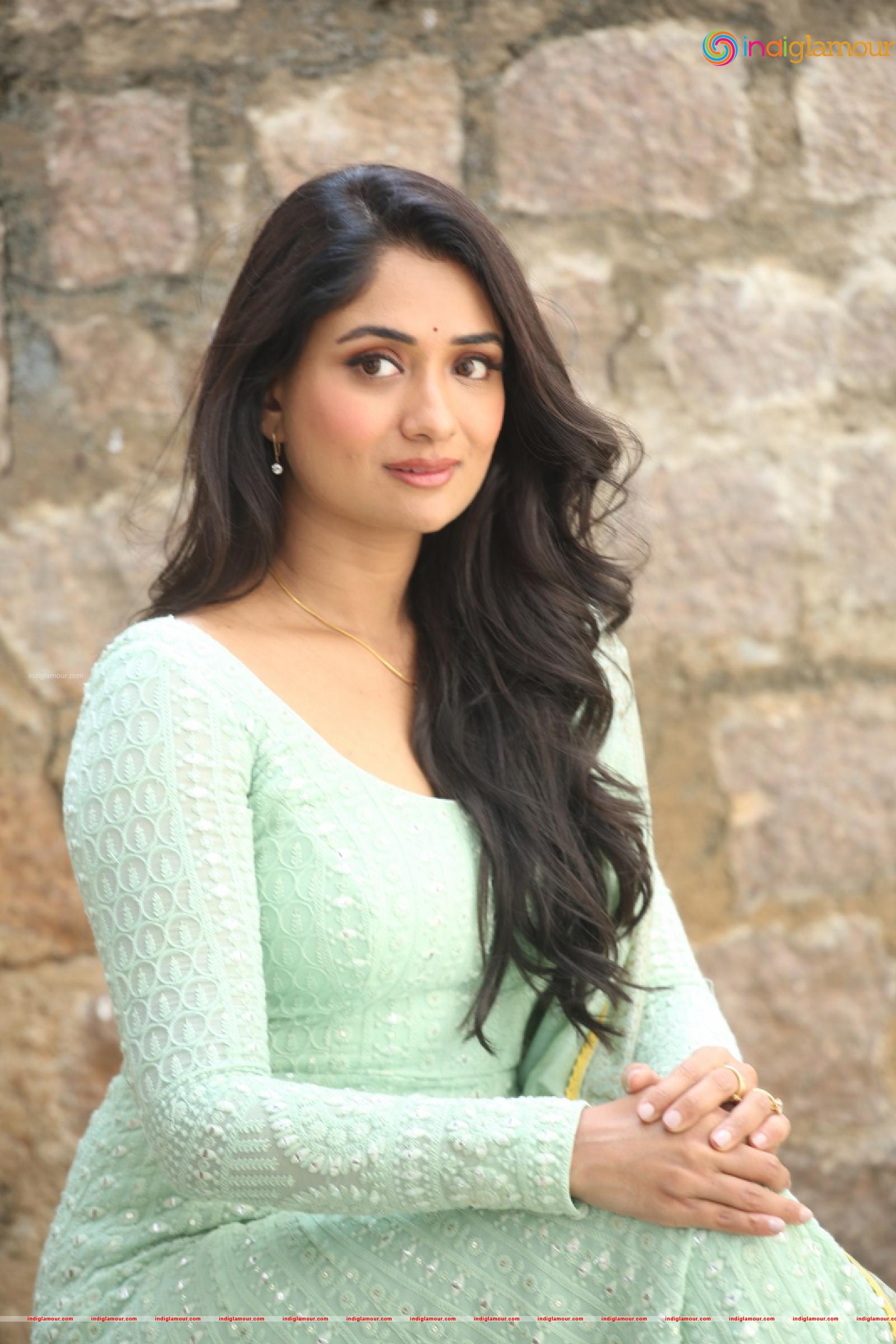 Sandhya Raju Actress hd photo