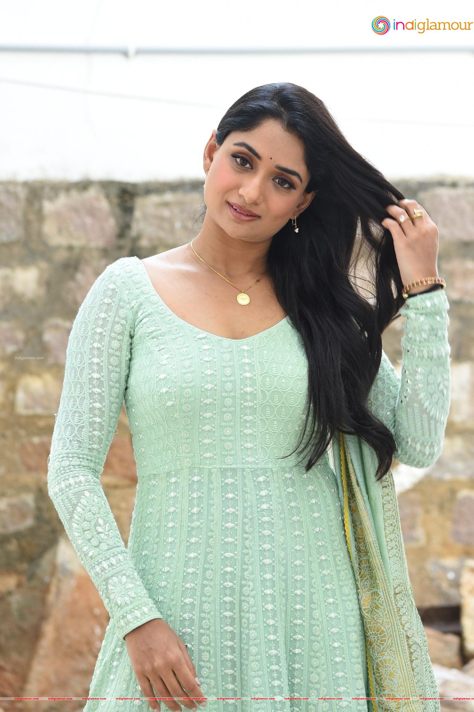 Sandhya Raju Actress hd photo