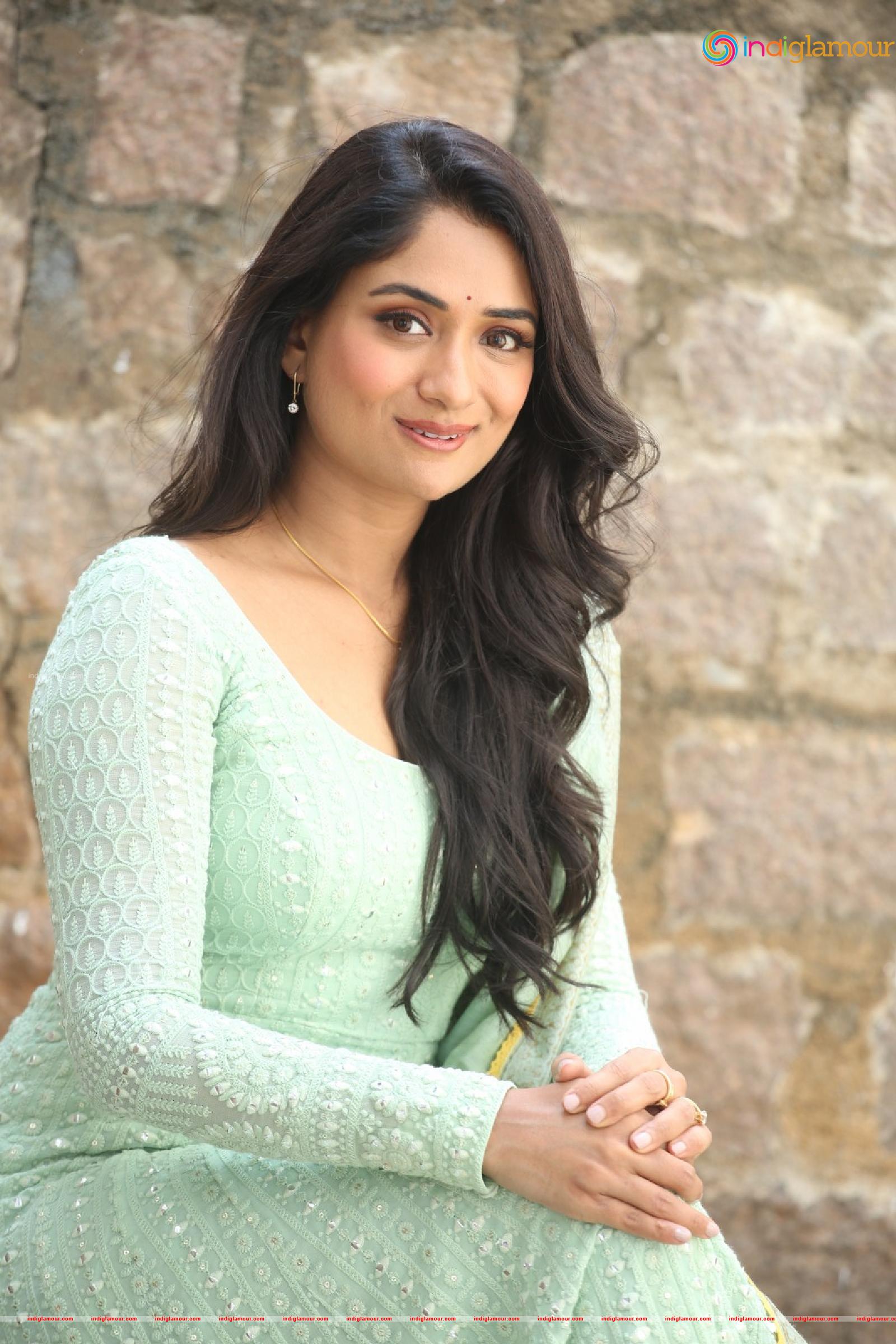 Sandhya Raju Actress hd photo