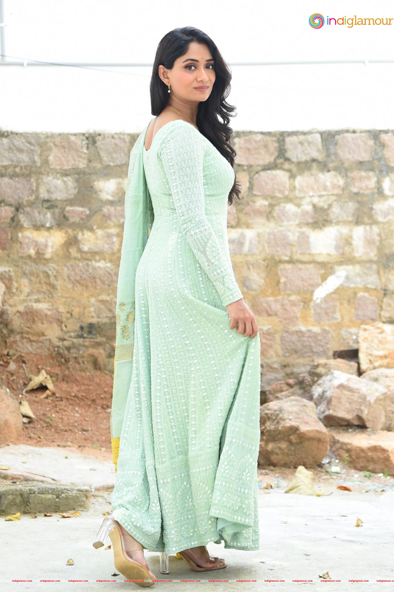 Sandhya Raju Actress hd photo