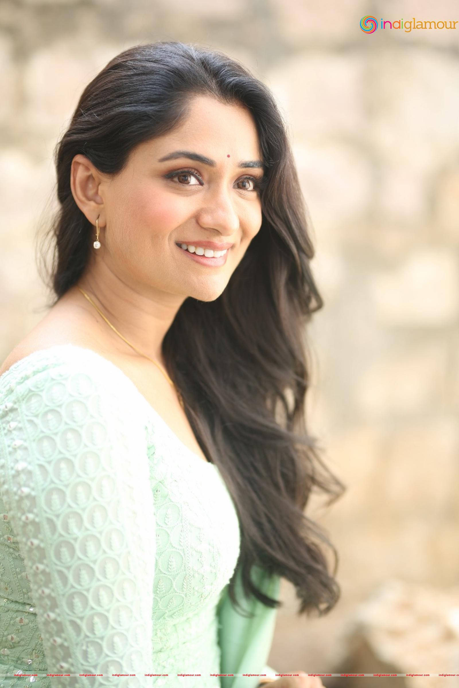 Sandhya Raju Actress hd photo