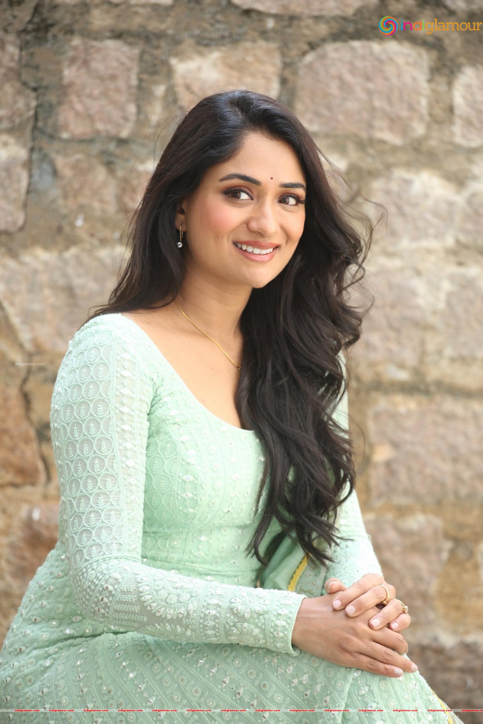 Sandhya Raju Actress hd photo