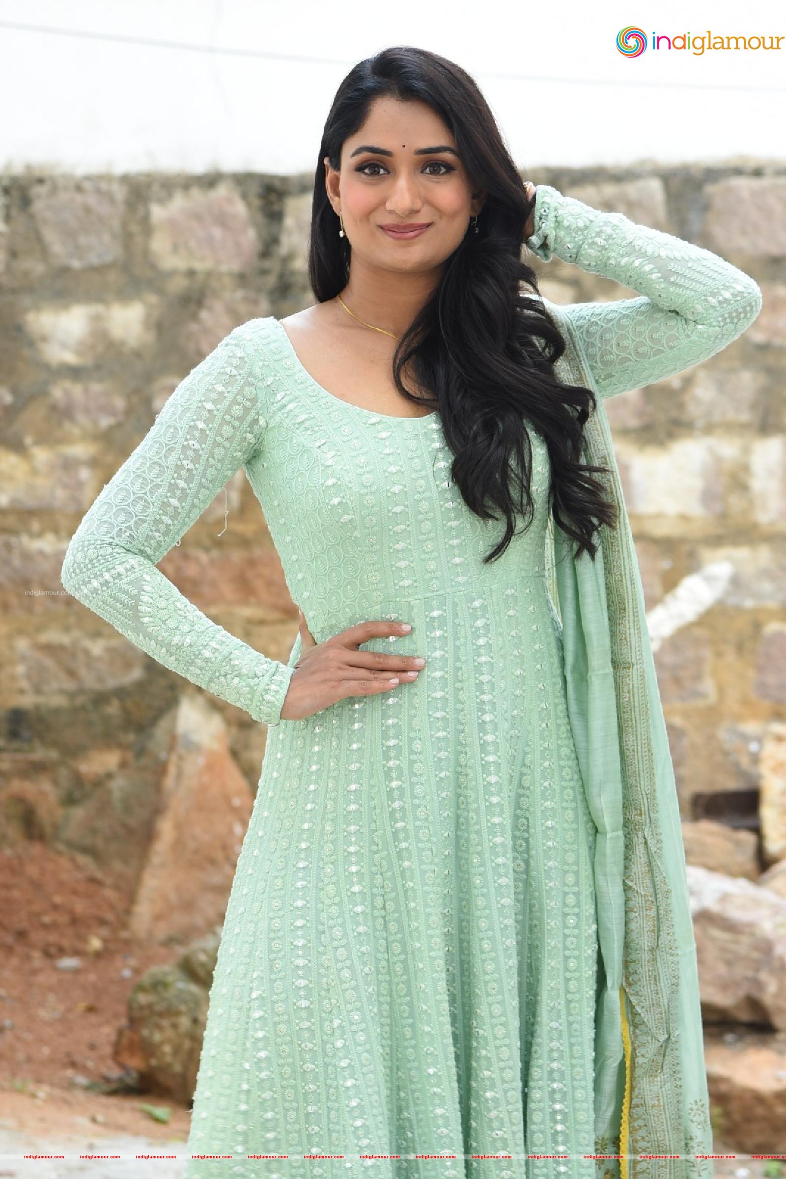 Sandhya Raju Actress hd photo