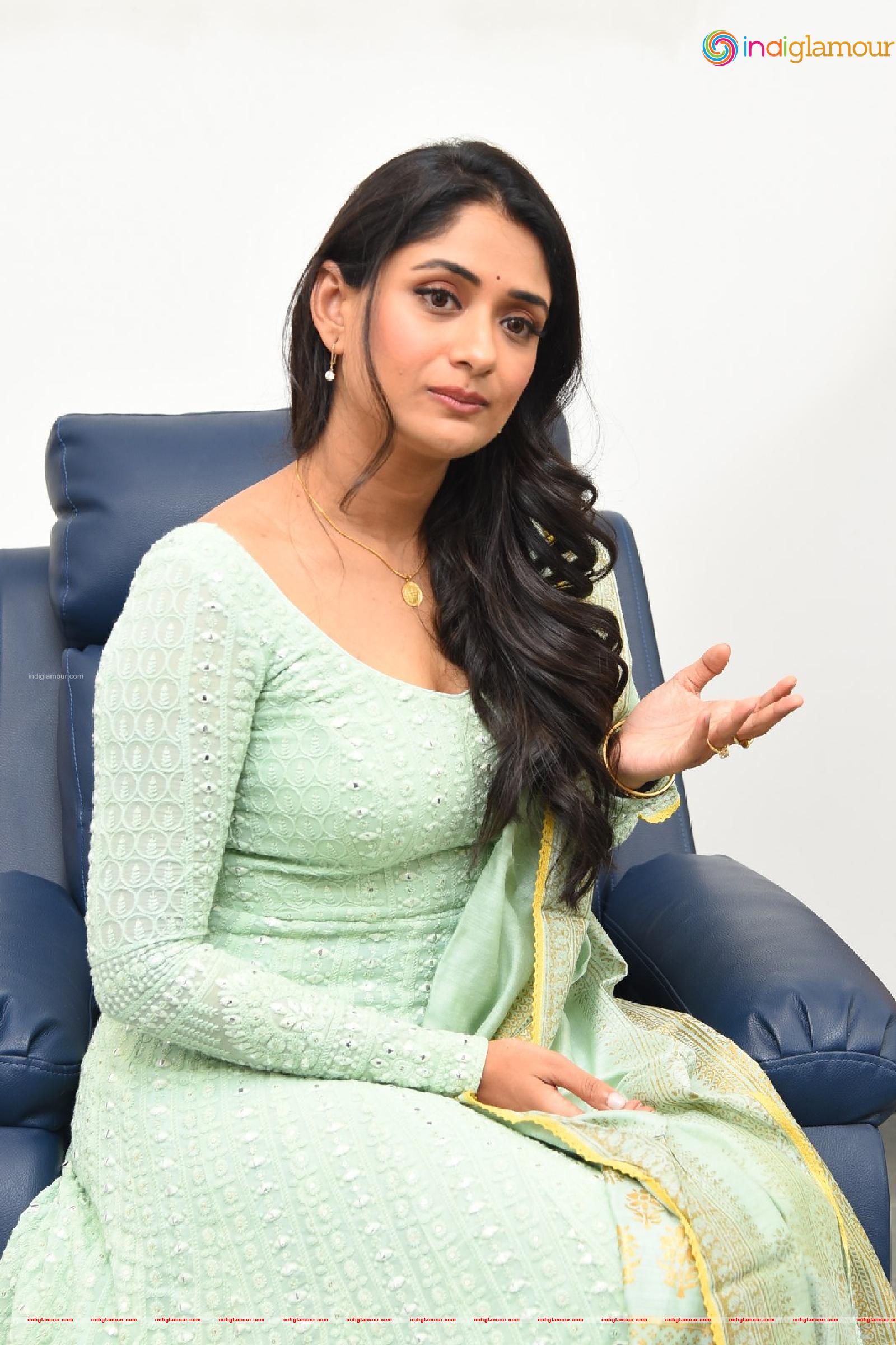 Sandhya Raju Actress hd photo
