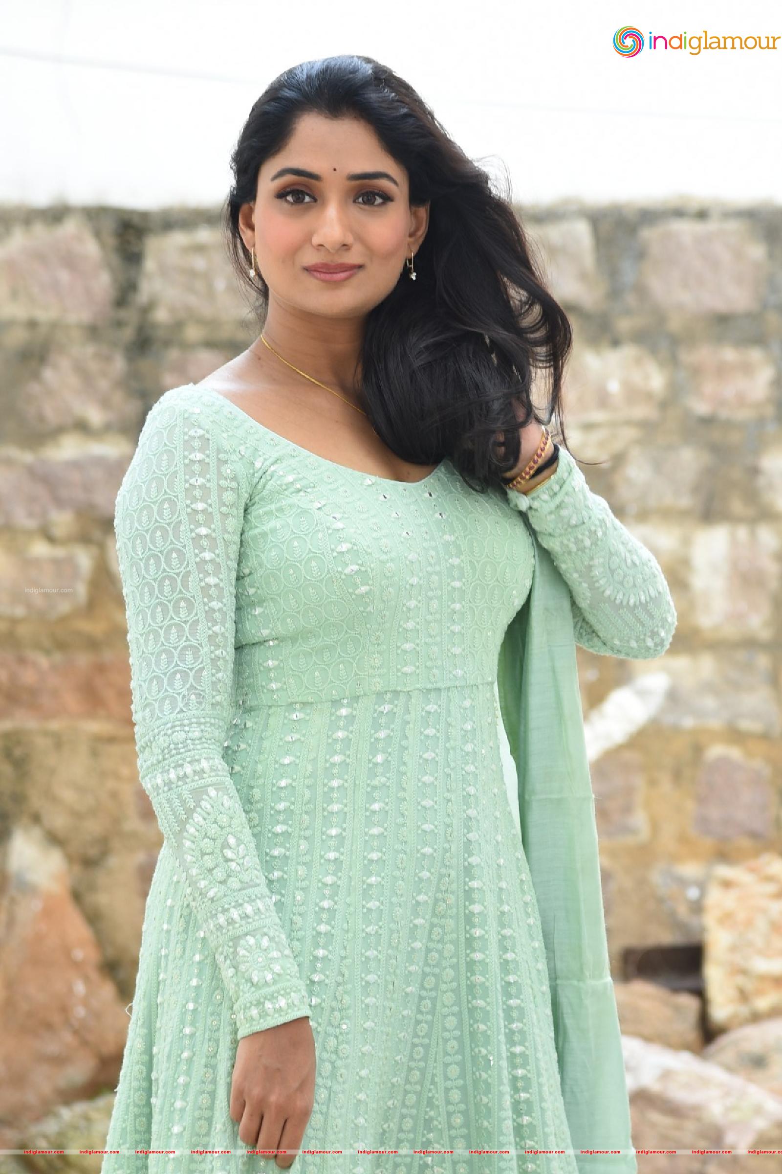 Sandhya Raju Actress hd photo