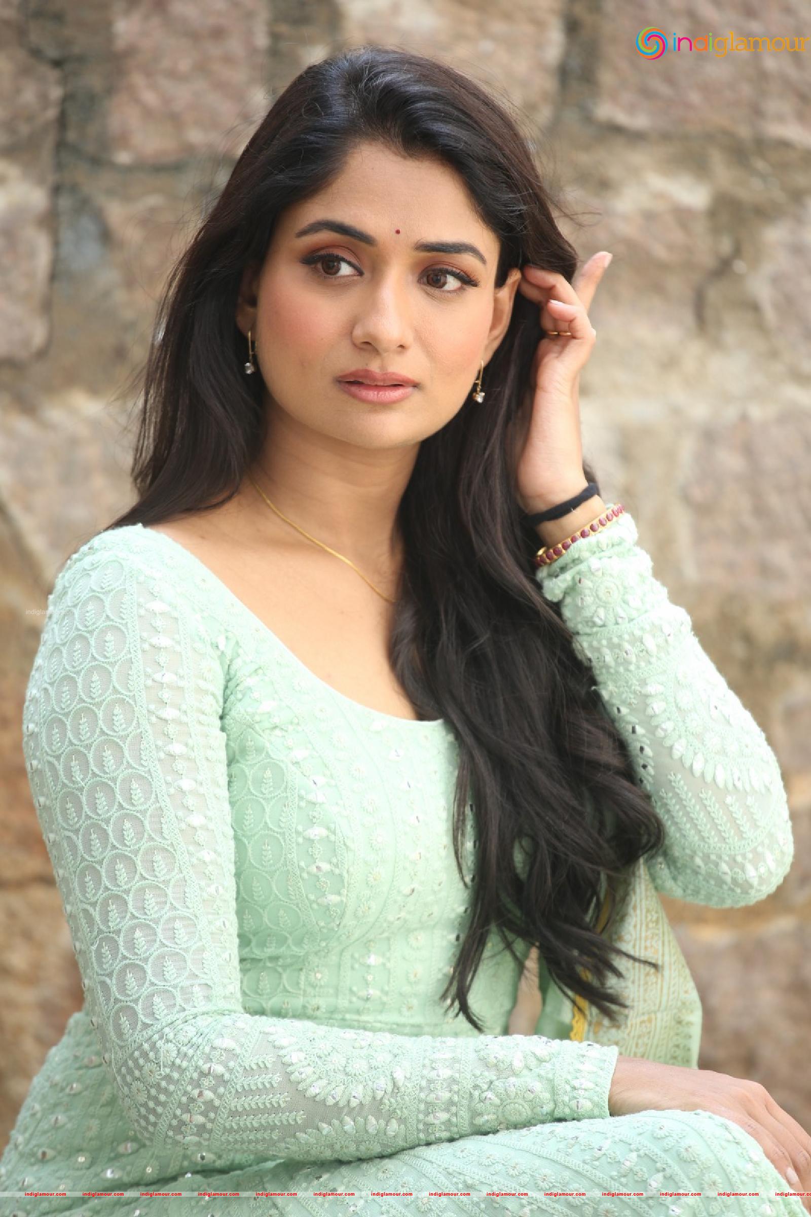 Sandhya Raju Actress hd photo
