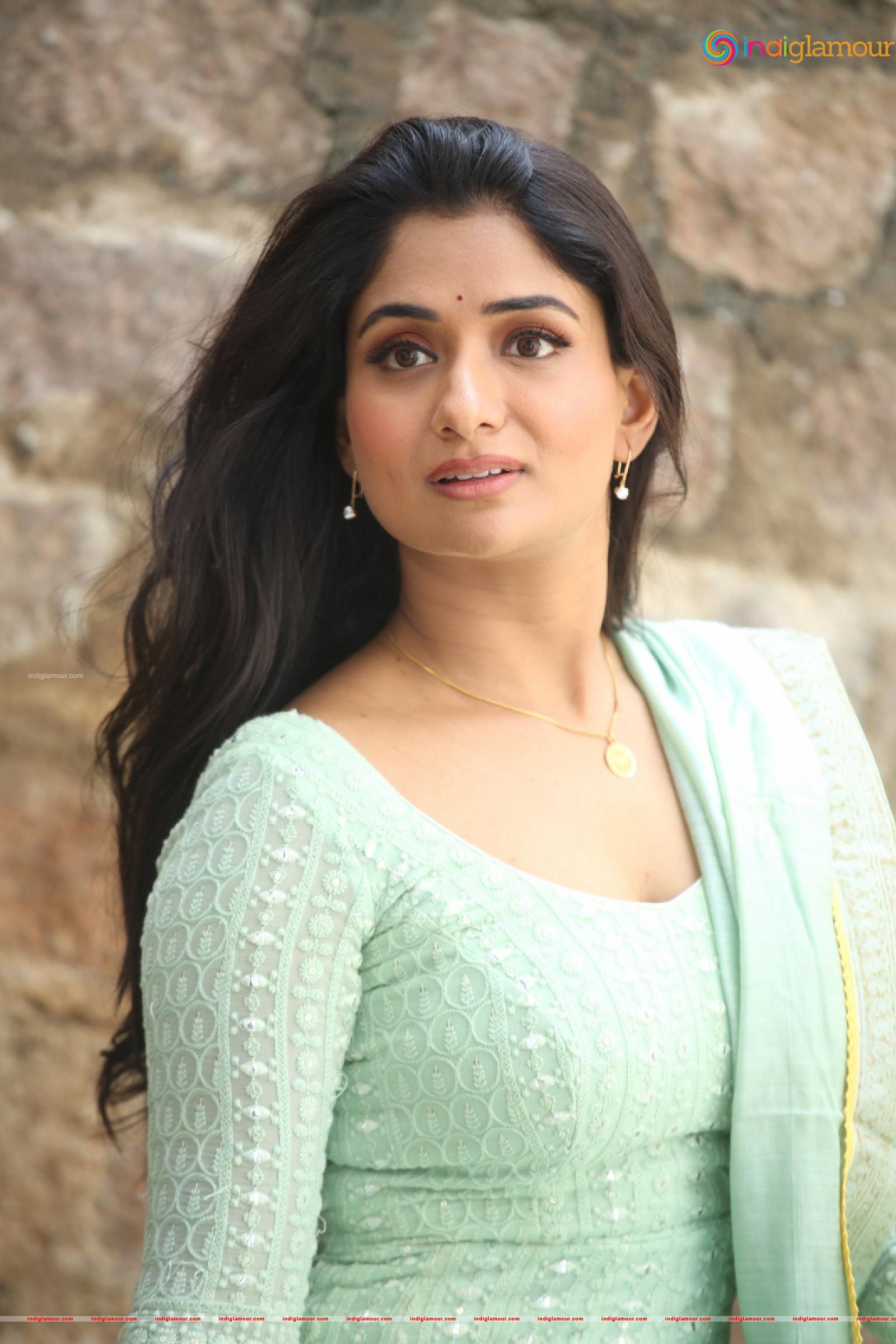 Sandhya Raju Actress hd photo