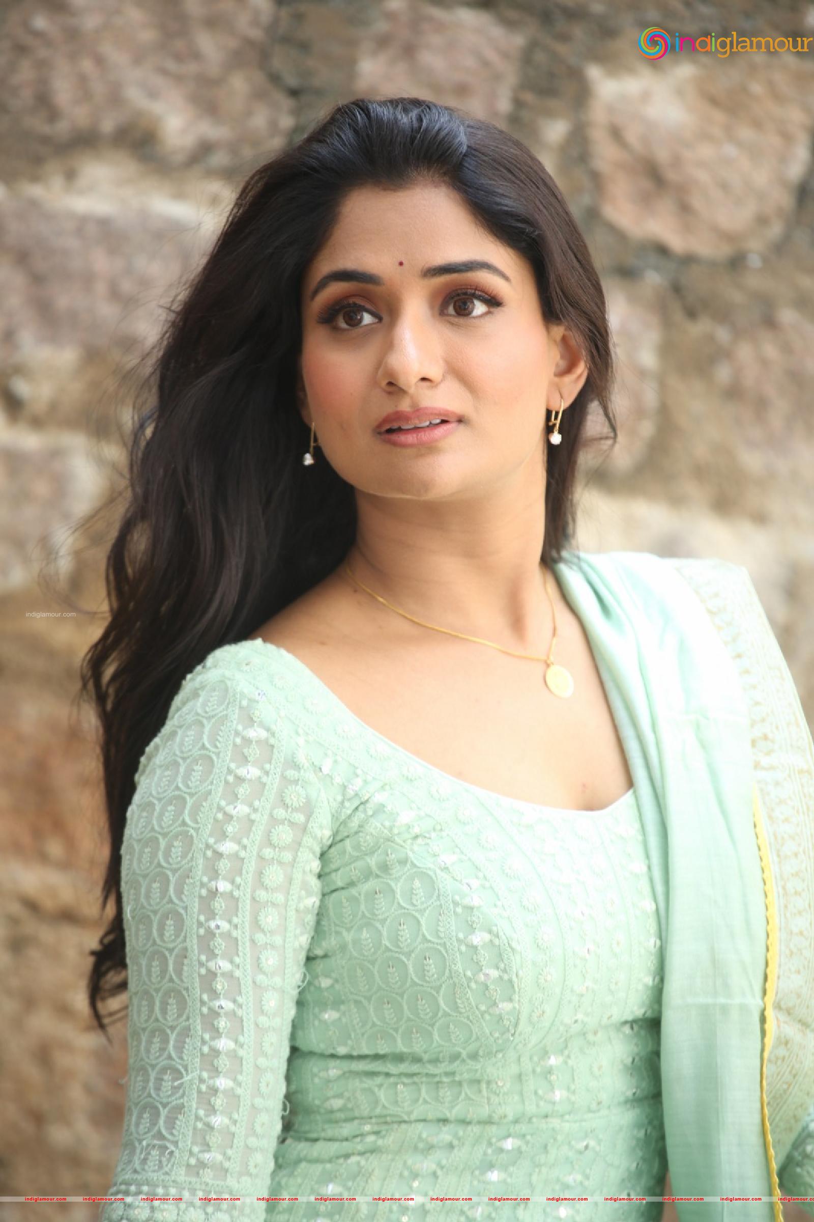 Sandhya Raju Actress hd photo