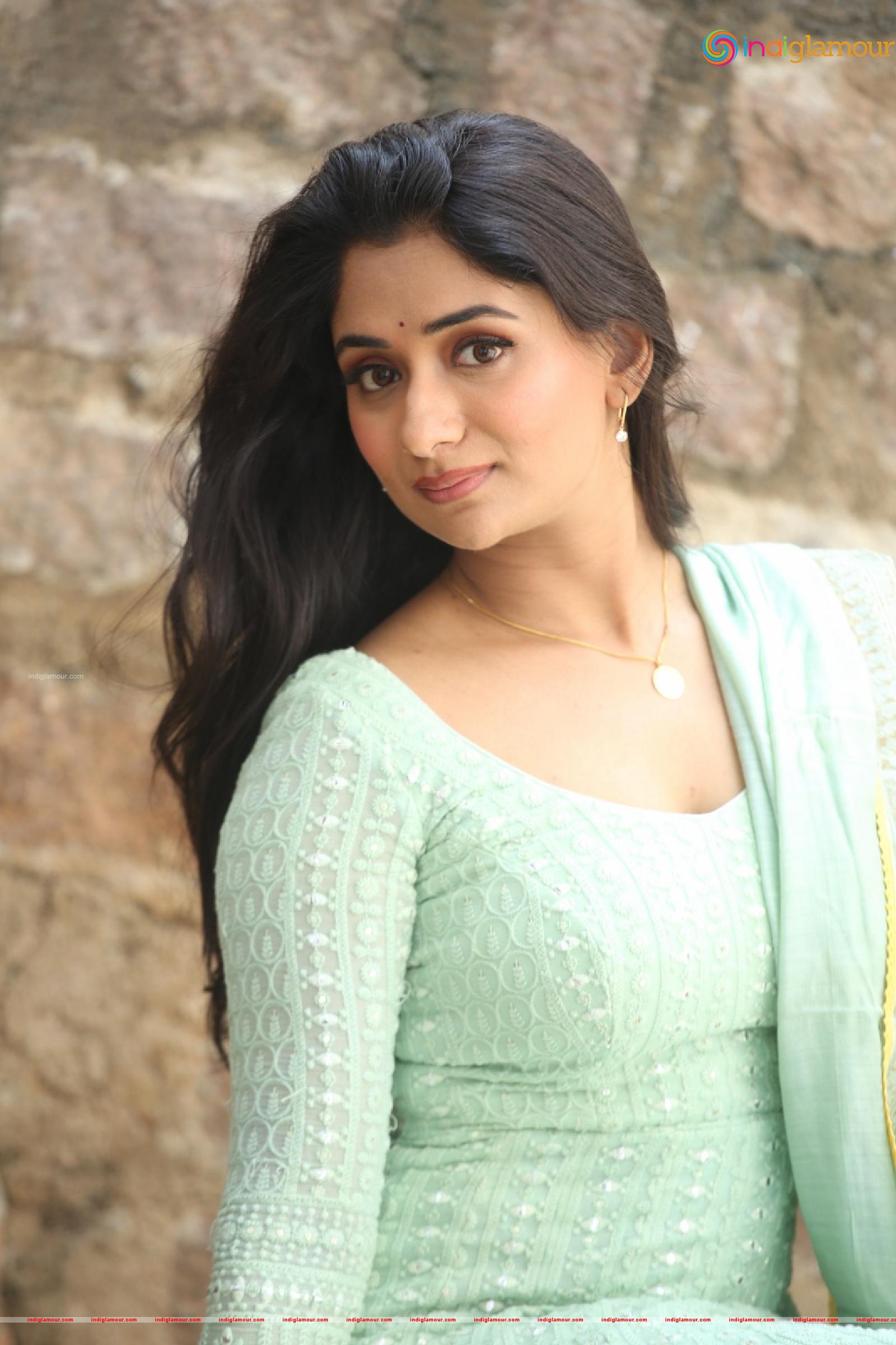 Sandhya Raju Actress hd photo