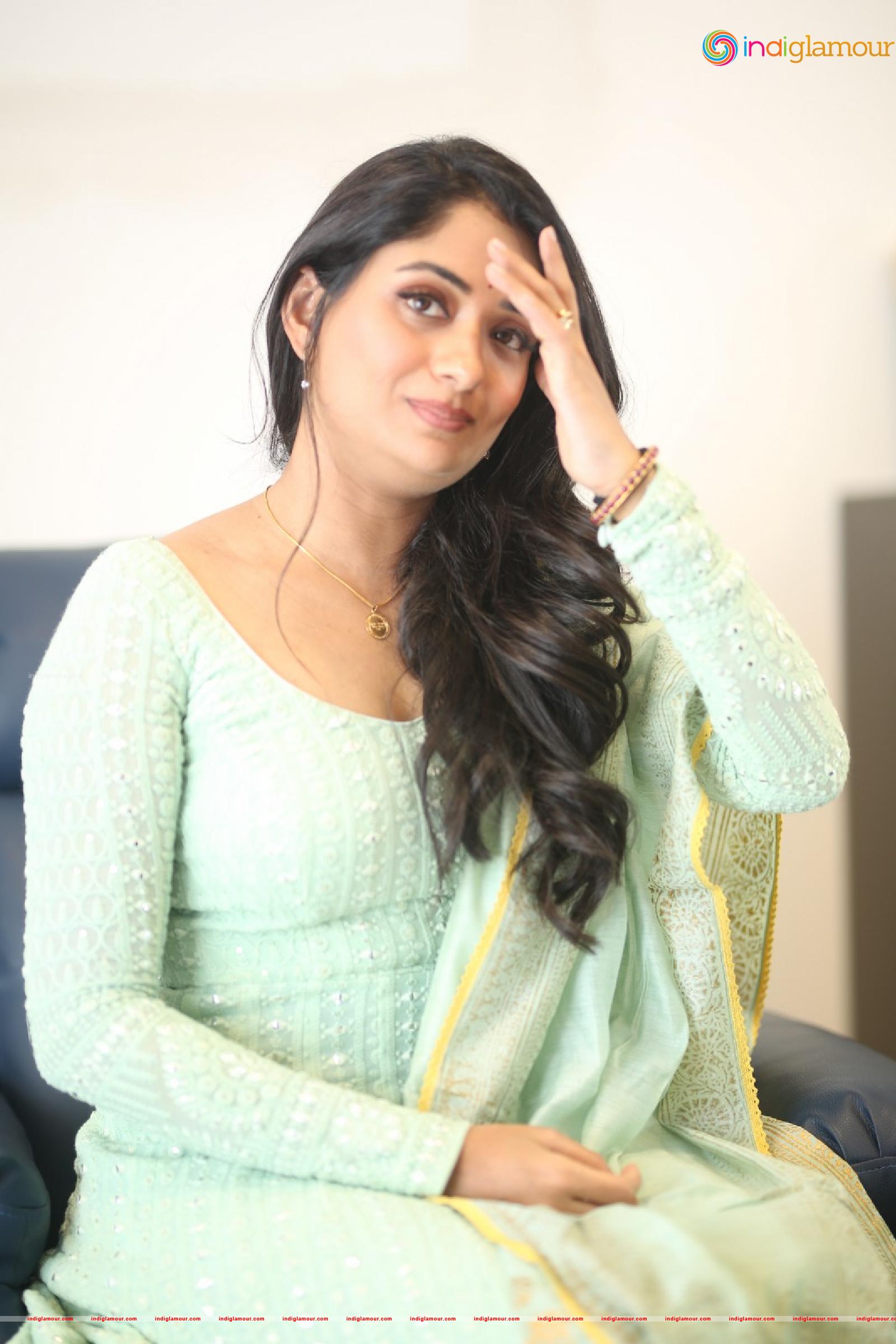 Sandhya Raju Actress hd photo