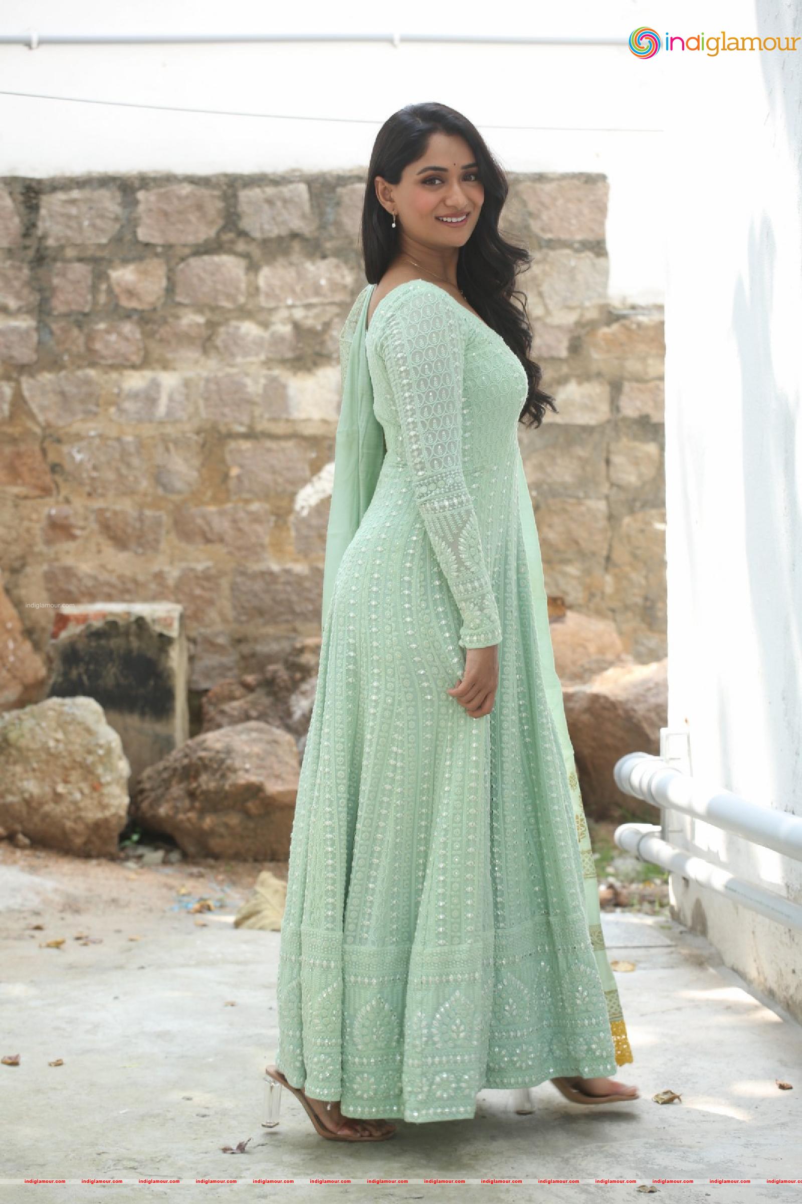 Sandhya Raju Actress hd photo