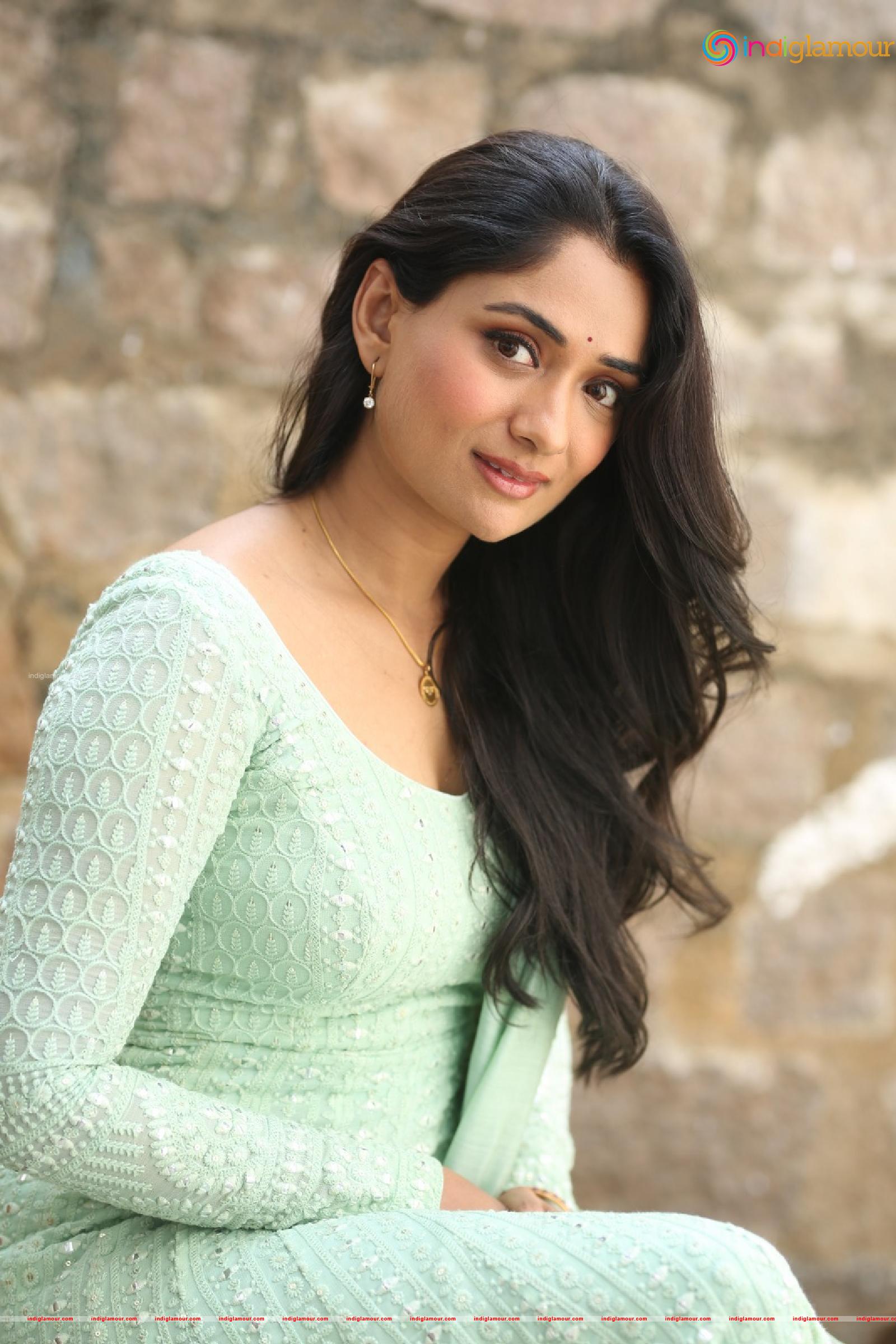 Sandhya Raju Actress hd photo