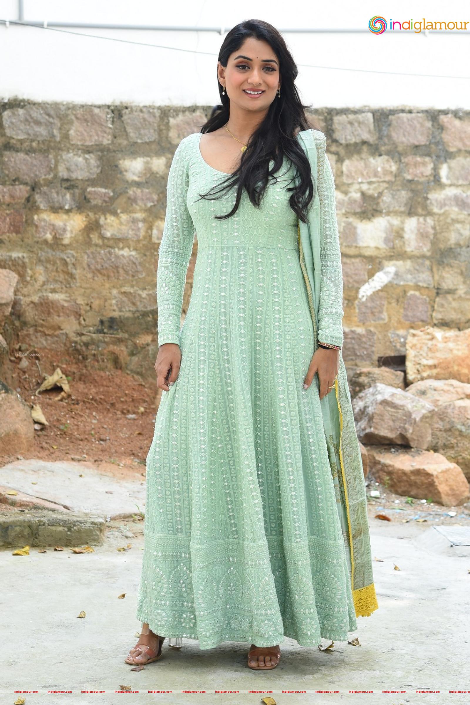 Sandhya Raju Actress hd photo